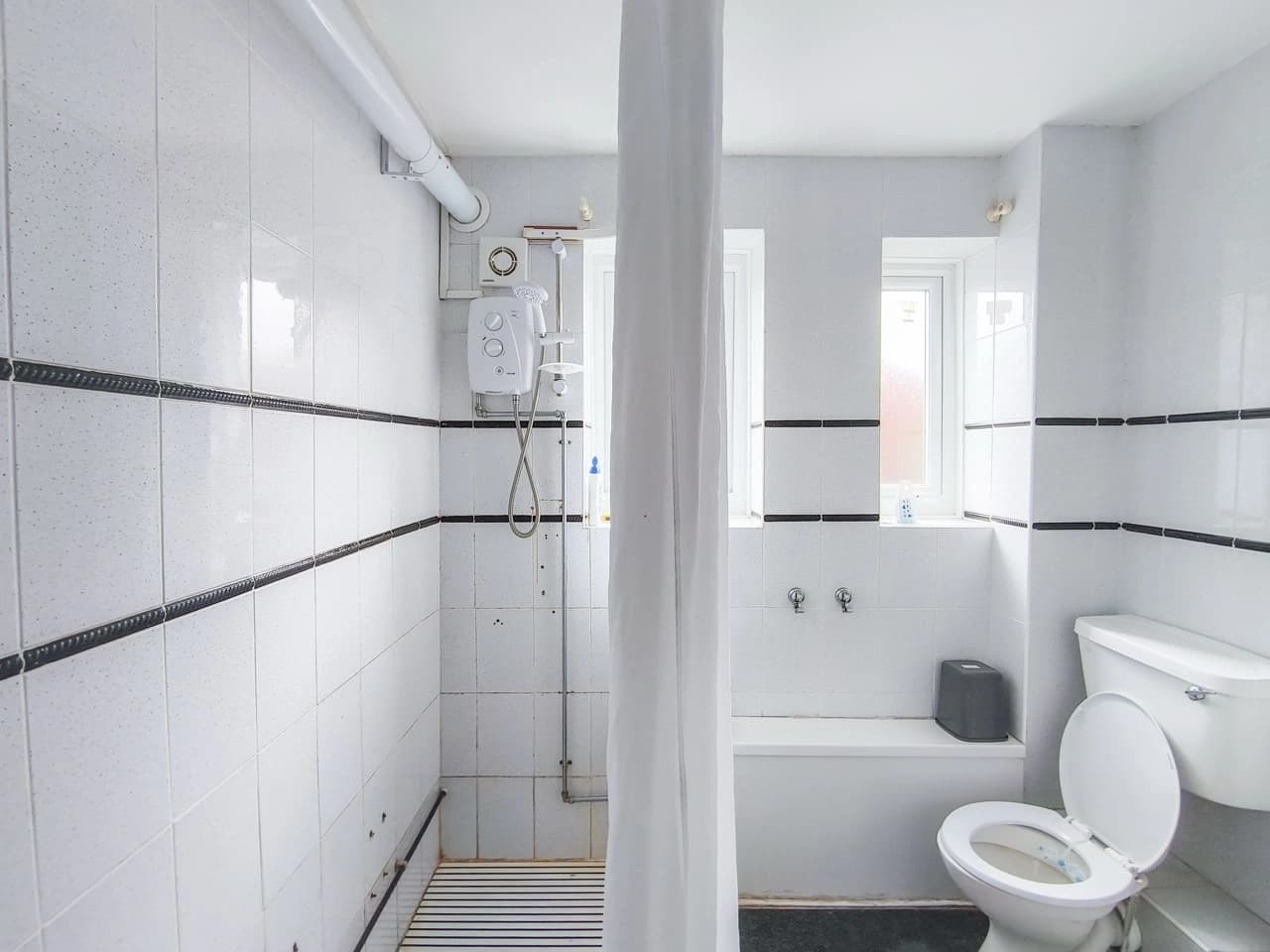 property photo 8 of 16