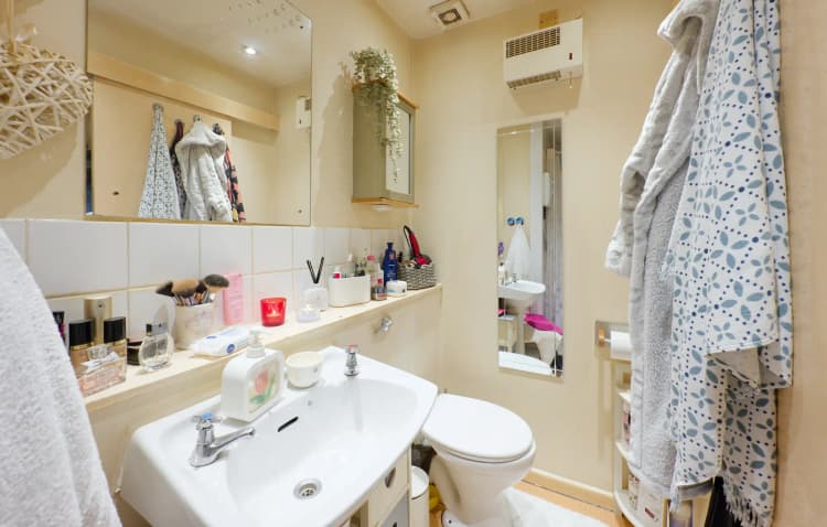 property photo 11 of 20