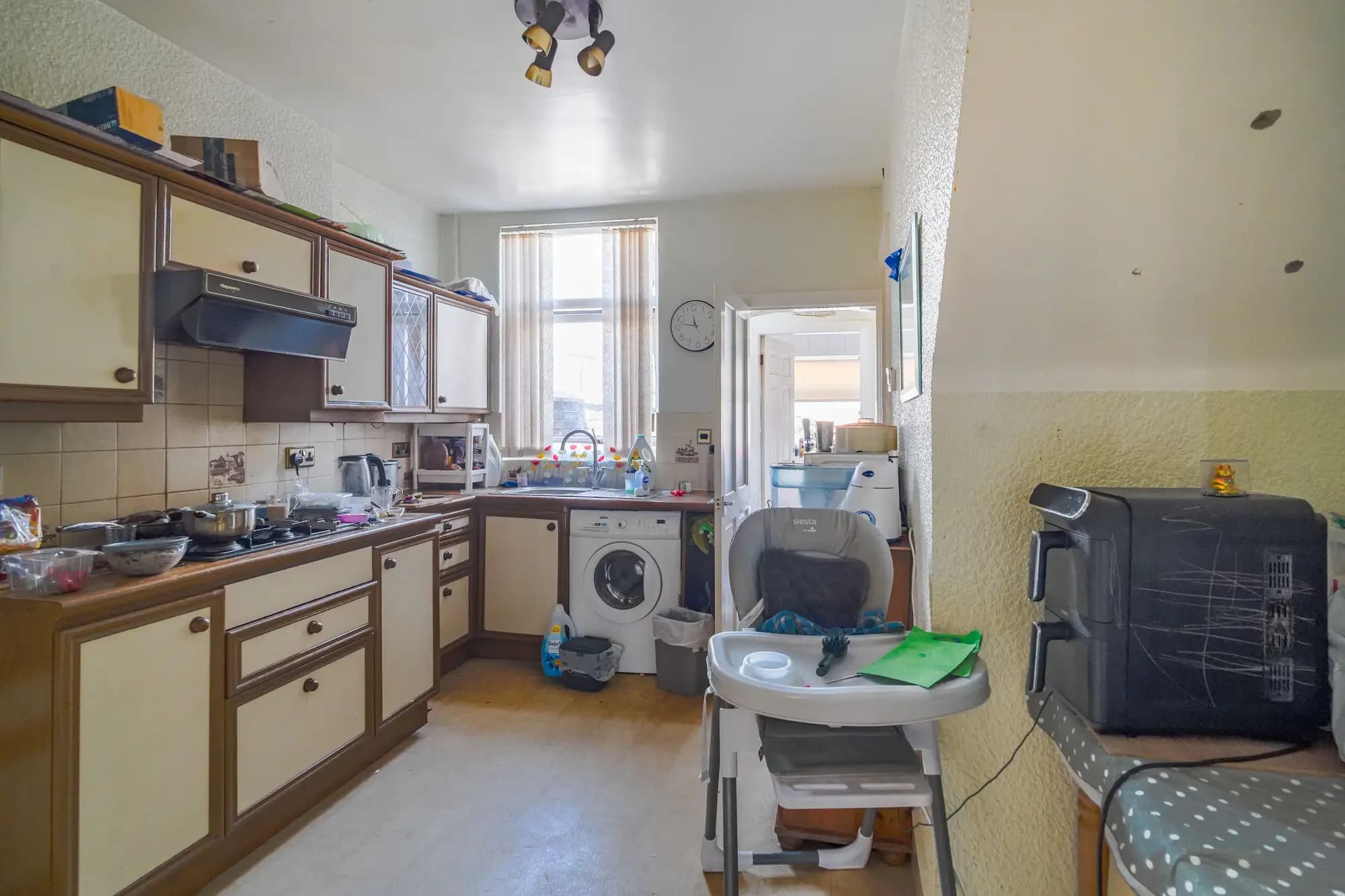 property photo 4 of 14