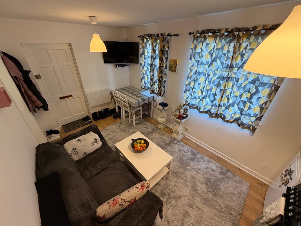 property photo 4 of 18