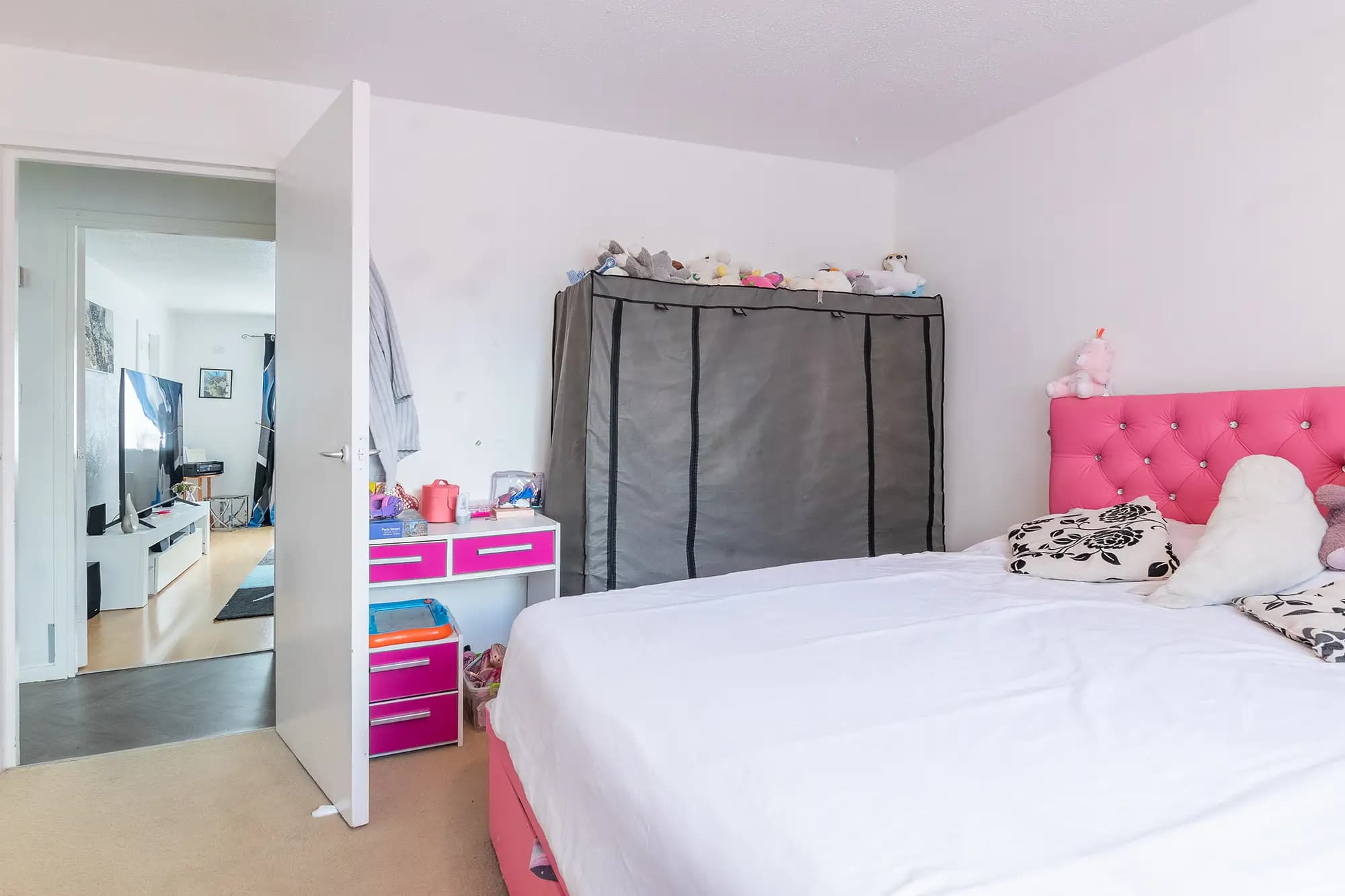 property photo 21 of 33