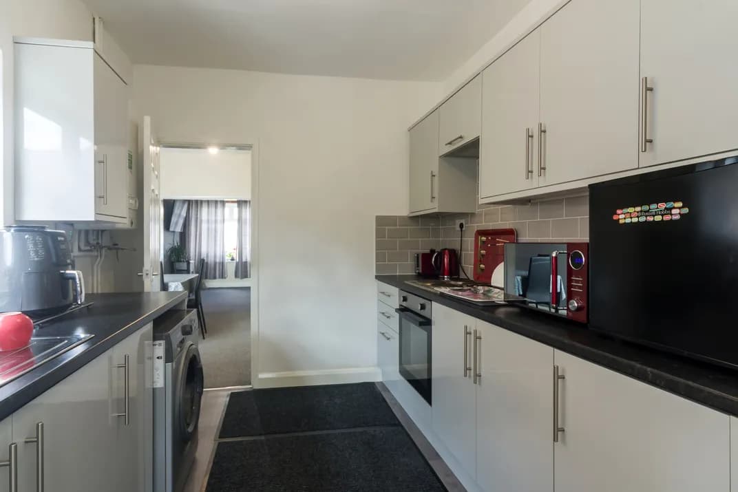 property photo 4 of 19