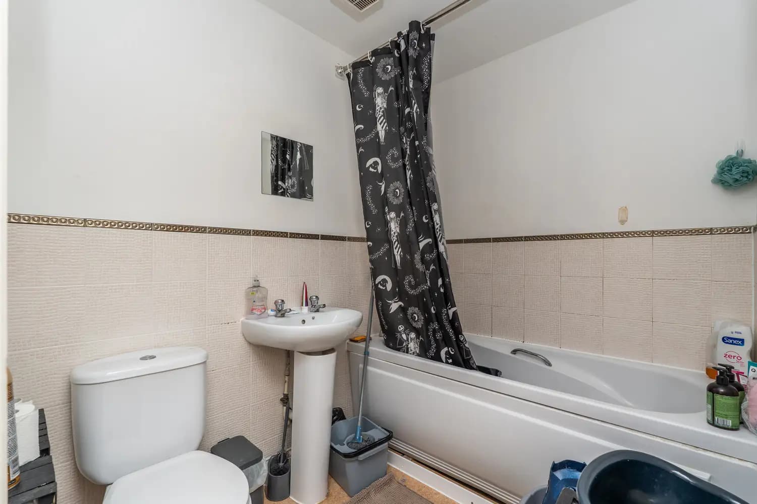 property photo 7 of 18