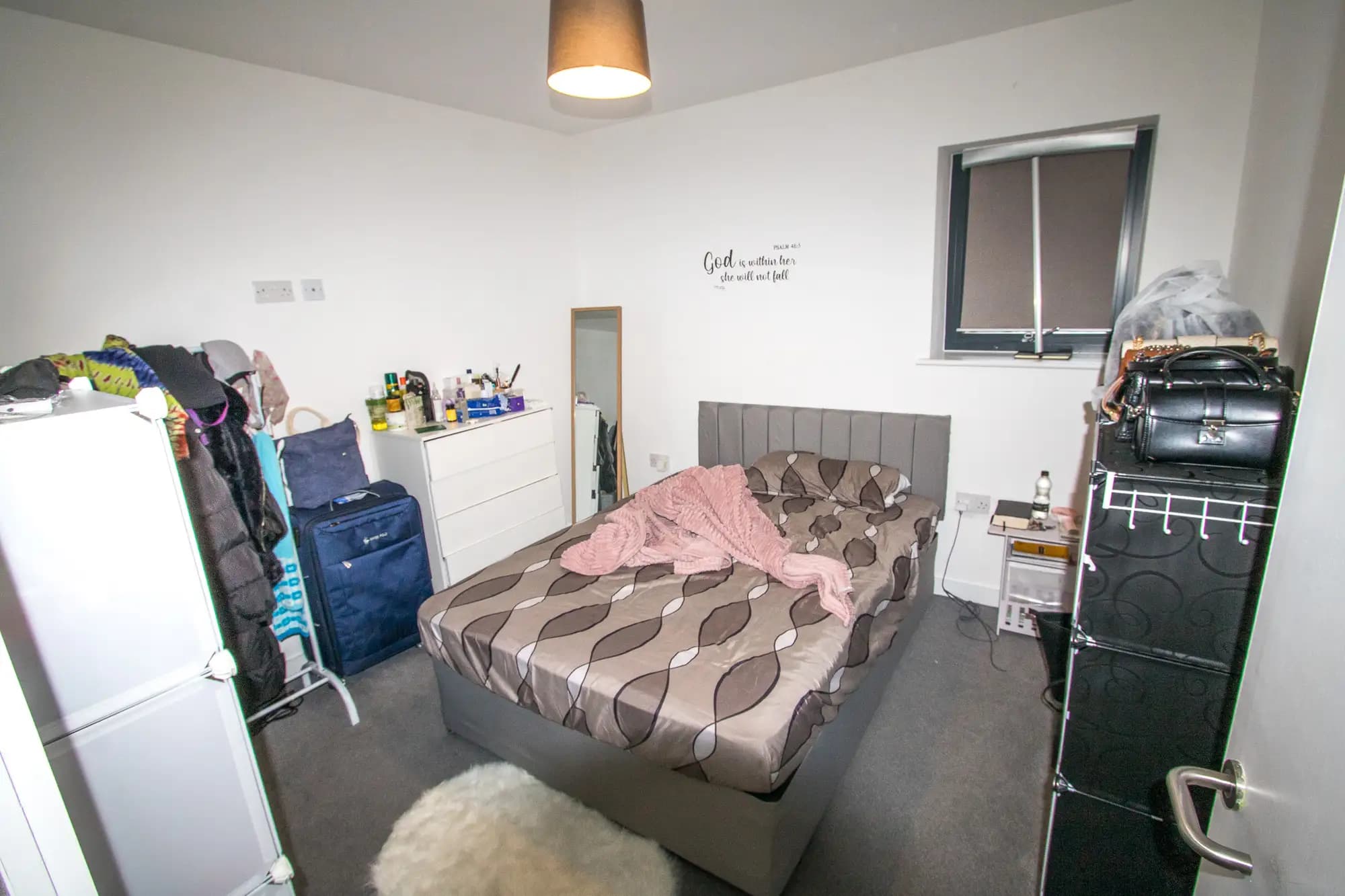 property photo 7 of 12