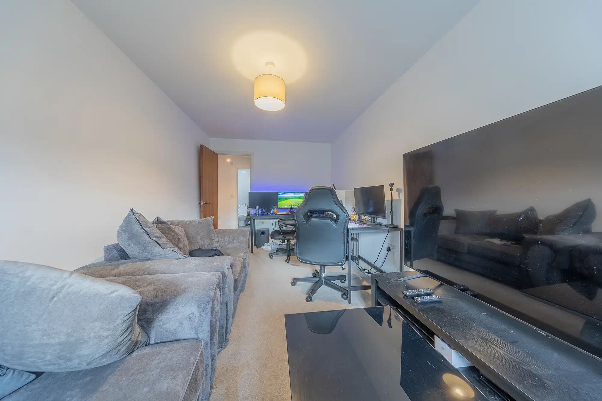 property photo 11 of 19