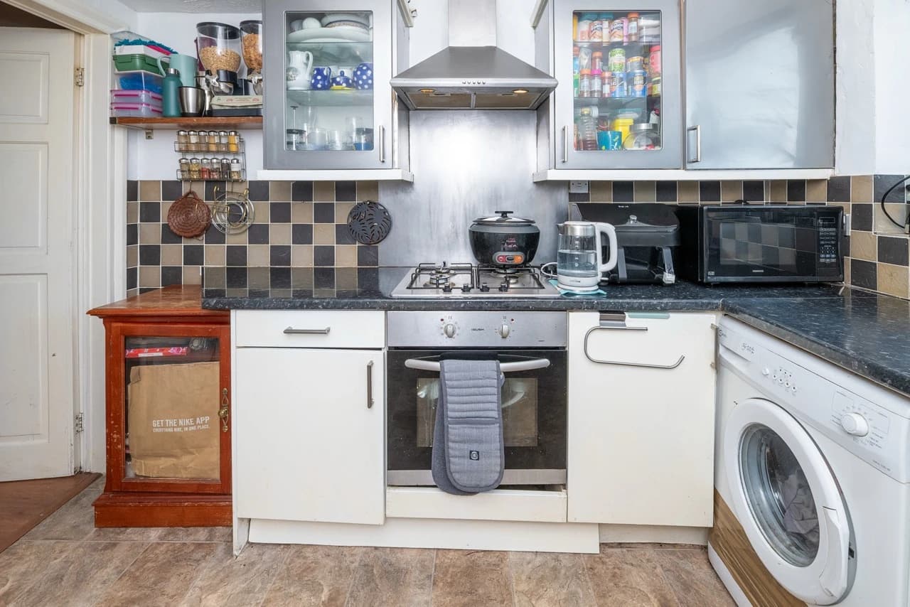 property photo 6 of 22
