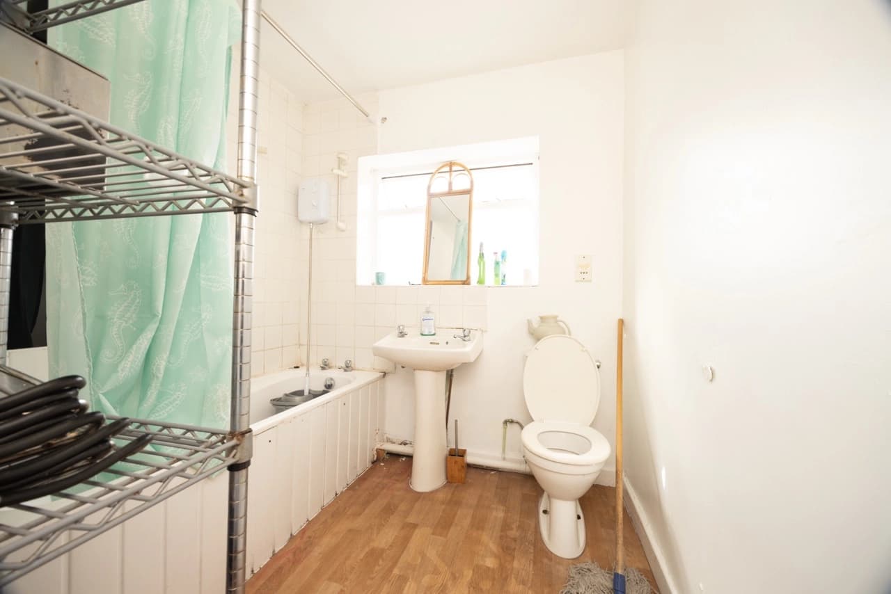 property photo 27 of 37