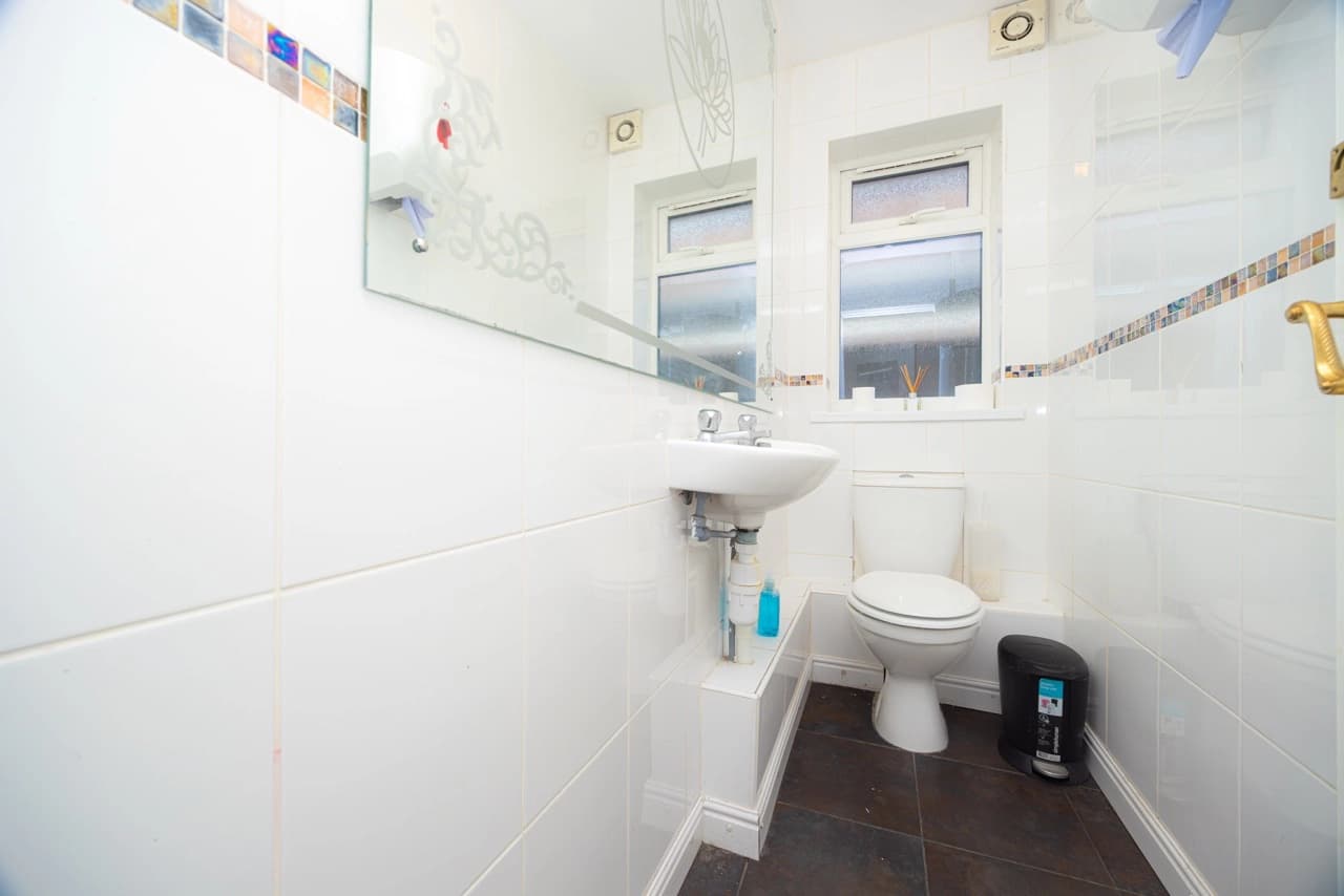 property photo 17 of 37