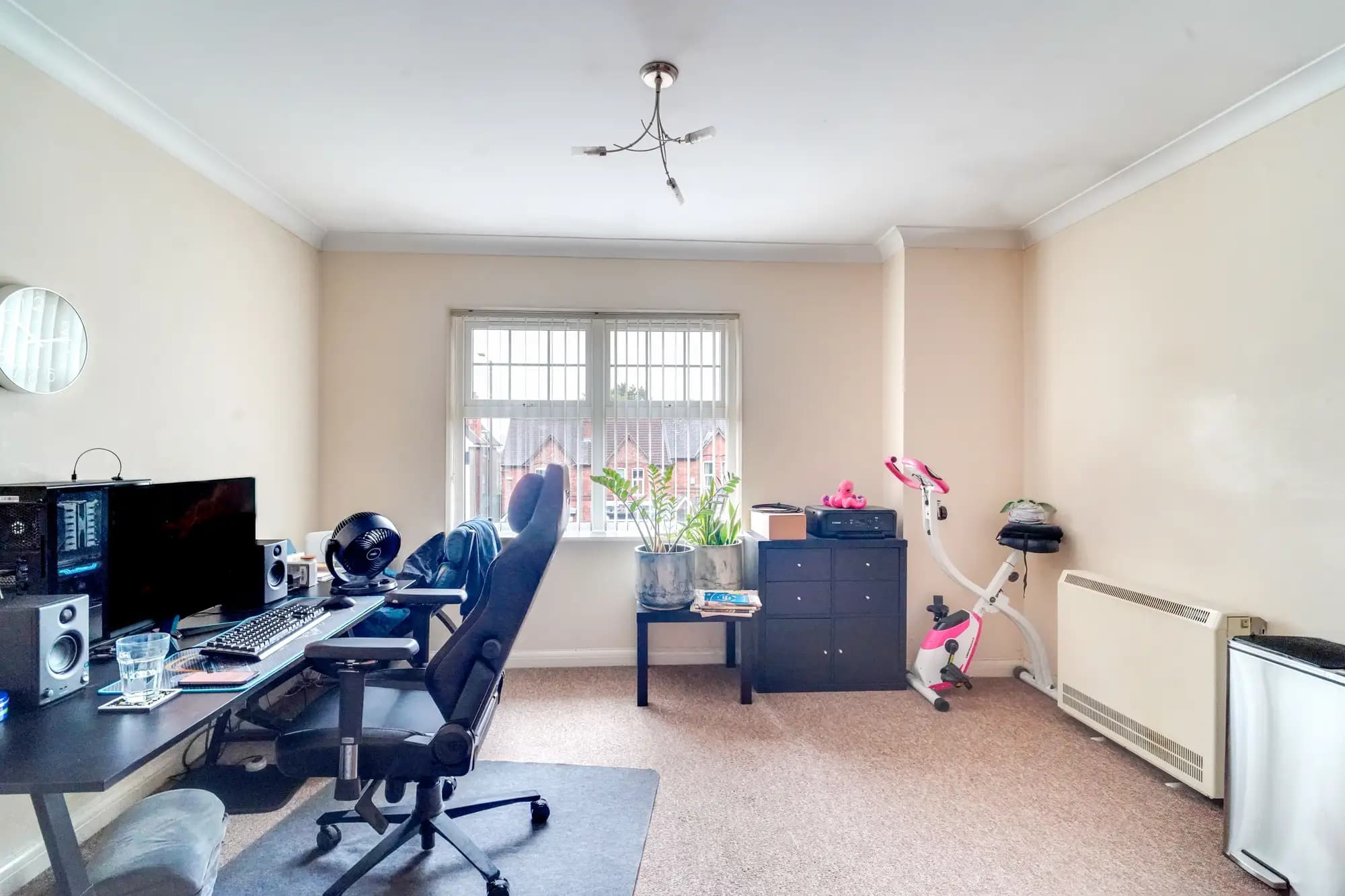 property photo 4 of 11