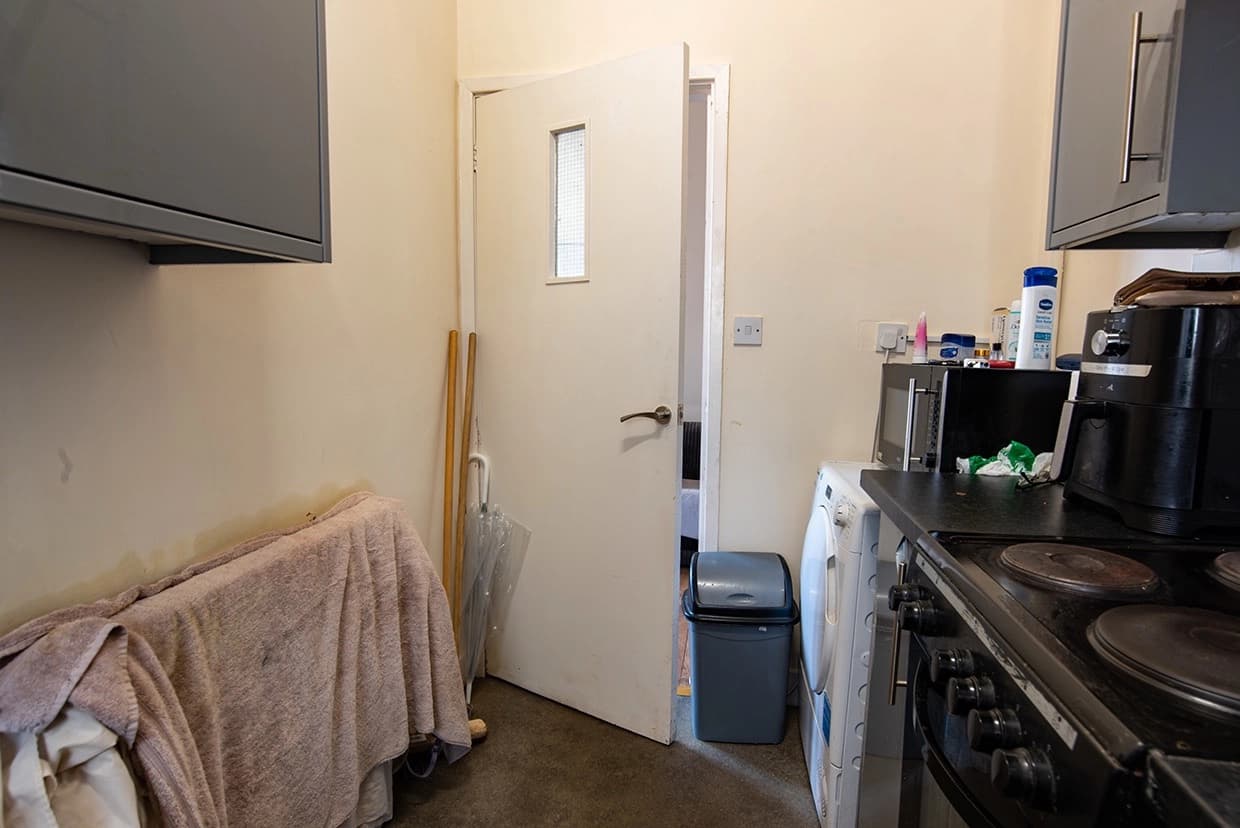 property photo 6 of 16