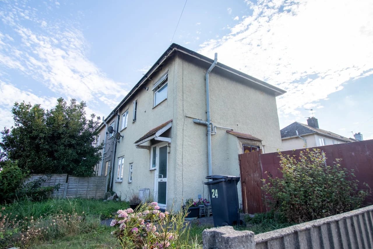 property photo 13 of 16