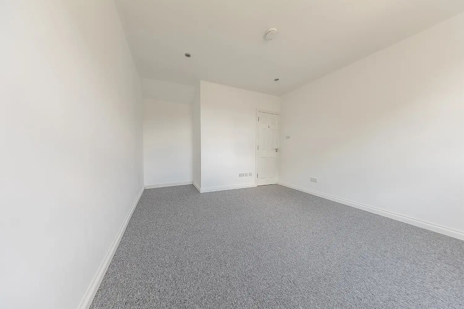 property photo 13 of 25