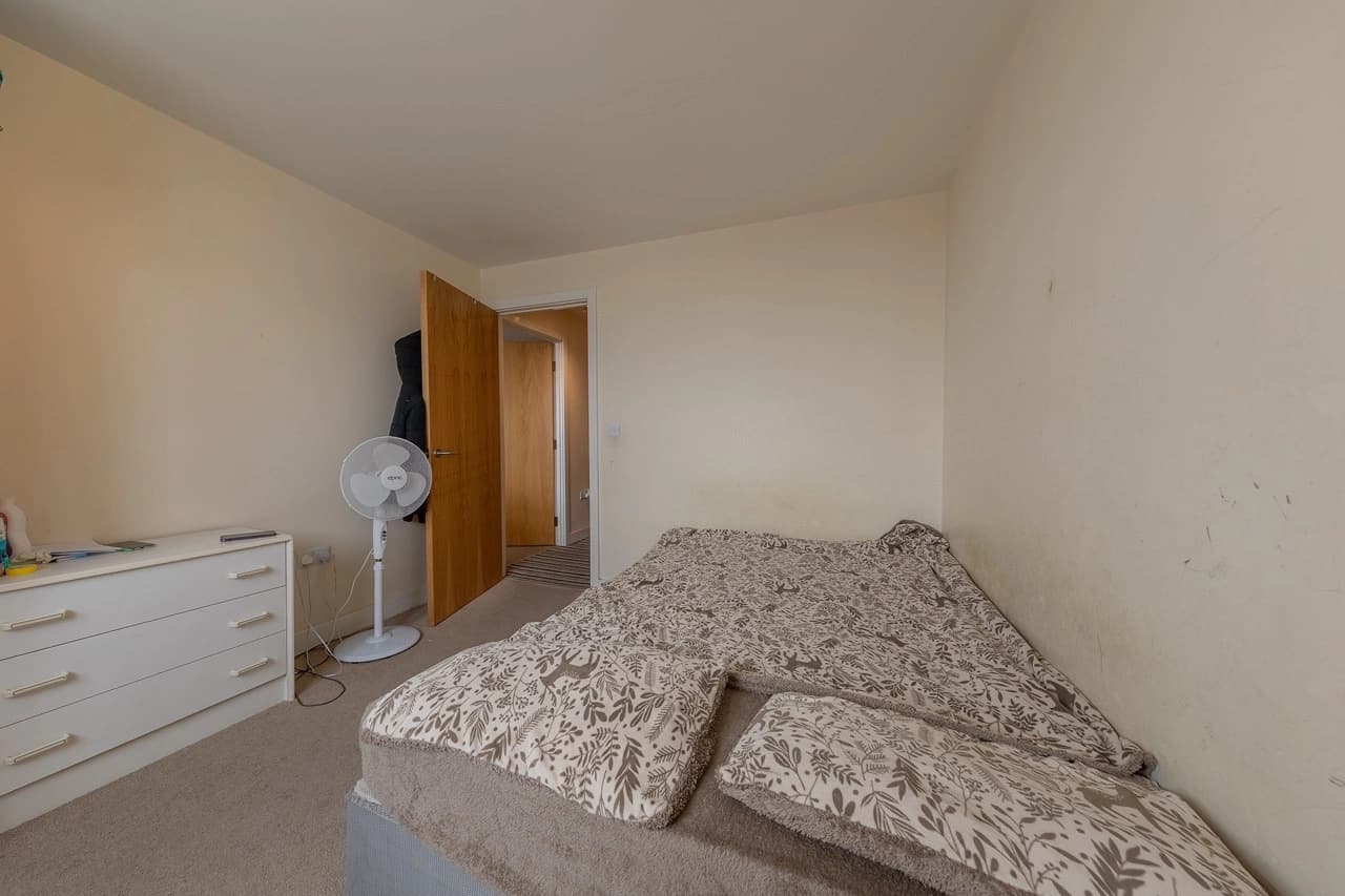 property photo 11 of 15
