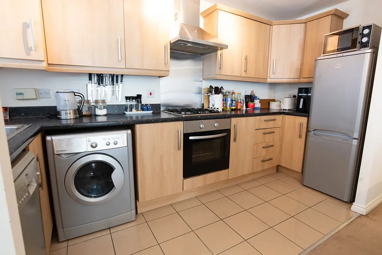 property photo 6 of 20