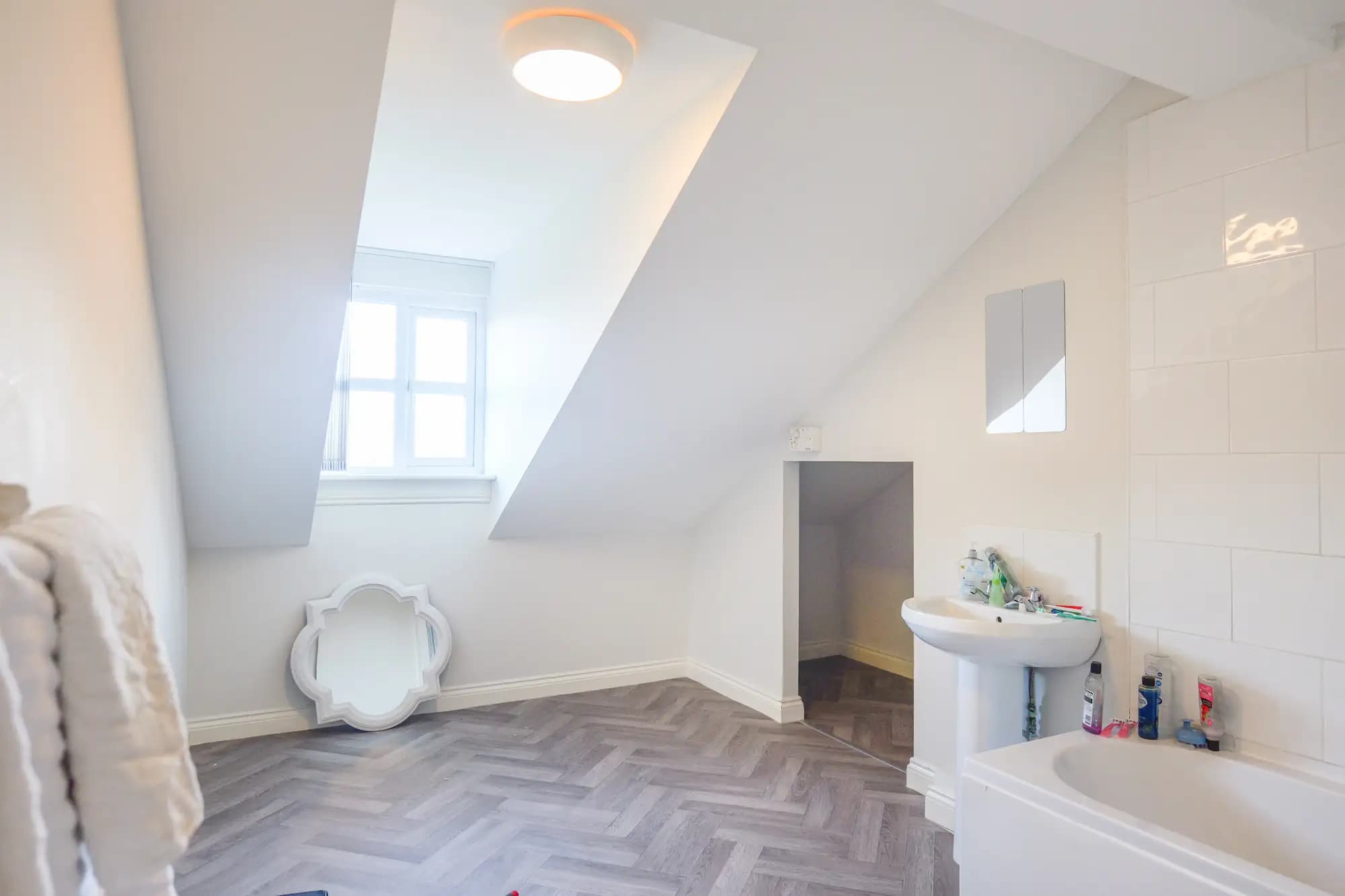 property photo 8 of 27