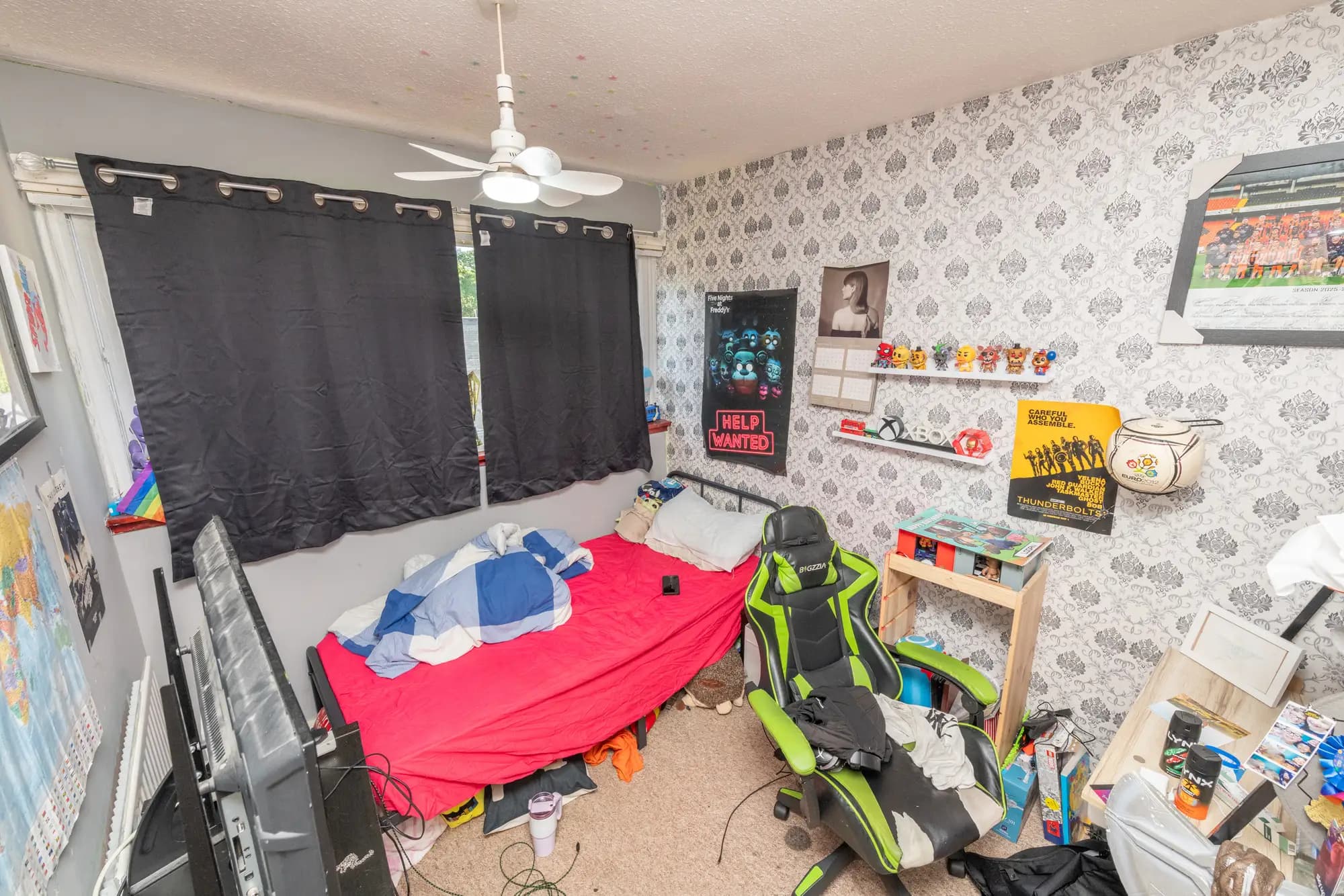 property photo 10 of 17