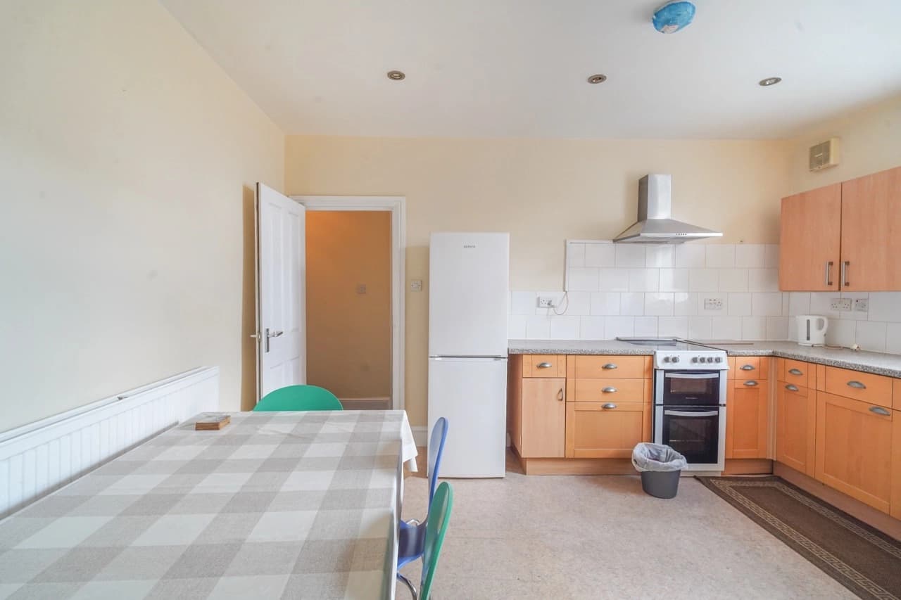 property photo 20 of 34