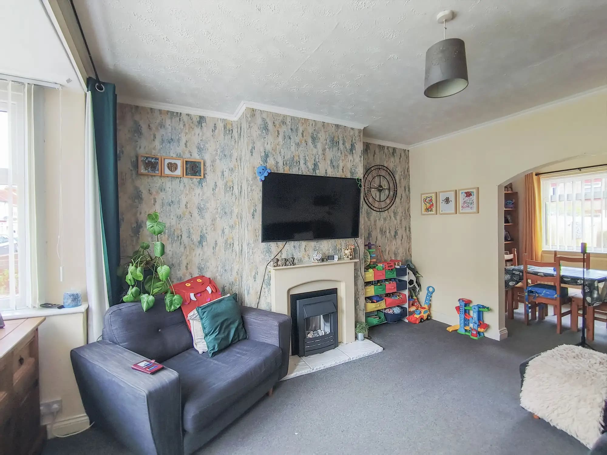 property photo 4 of 16