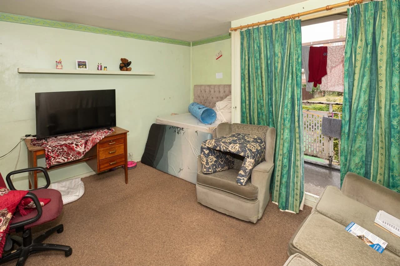 property photo 2 of 20