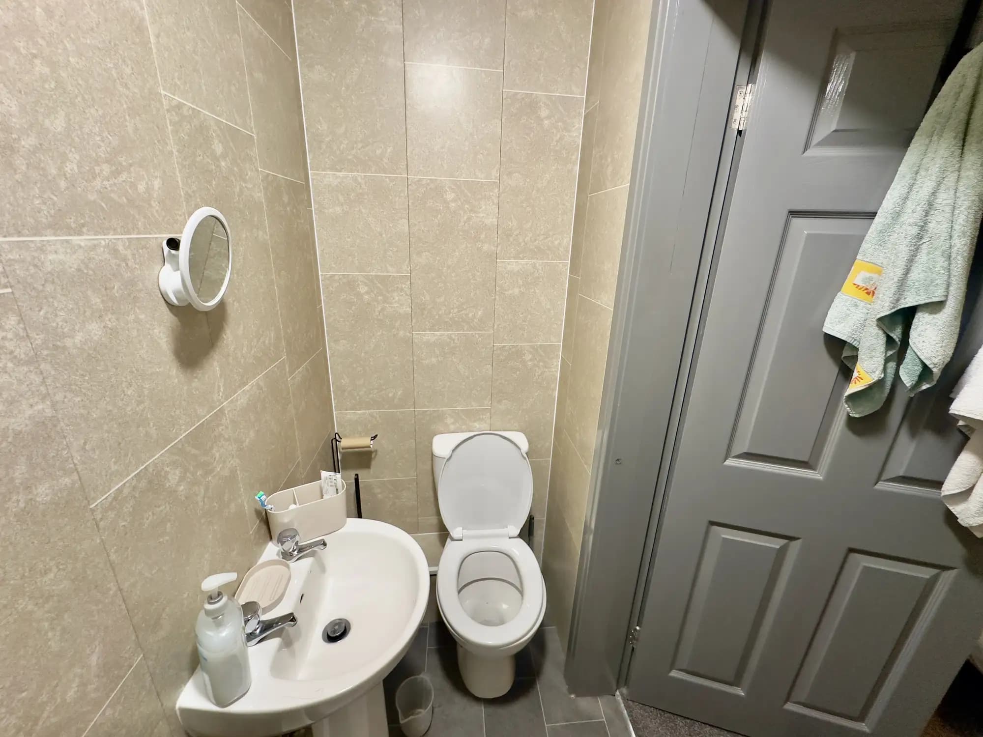 property photo 10 of 27