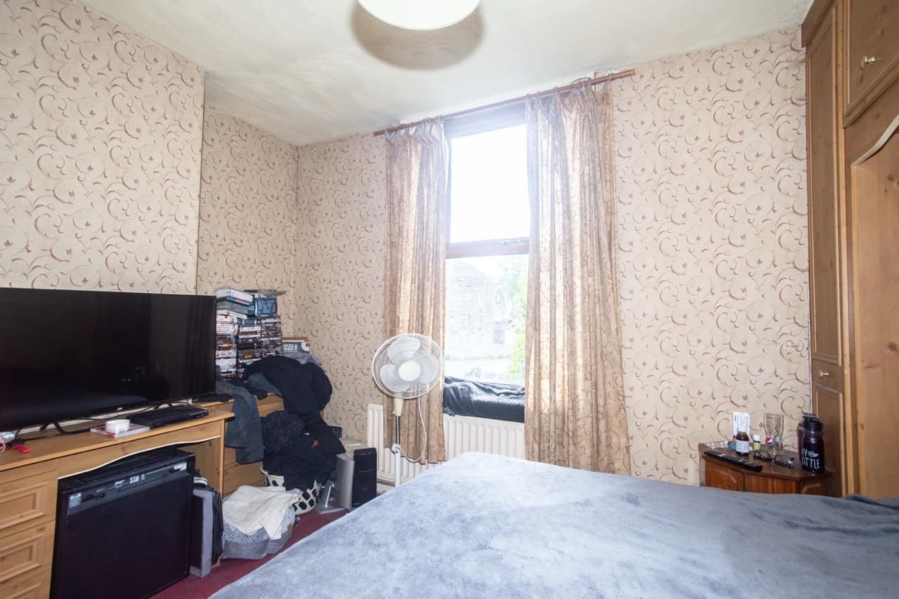 property photo 11 of 19
