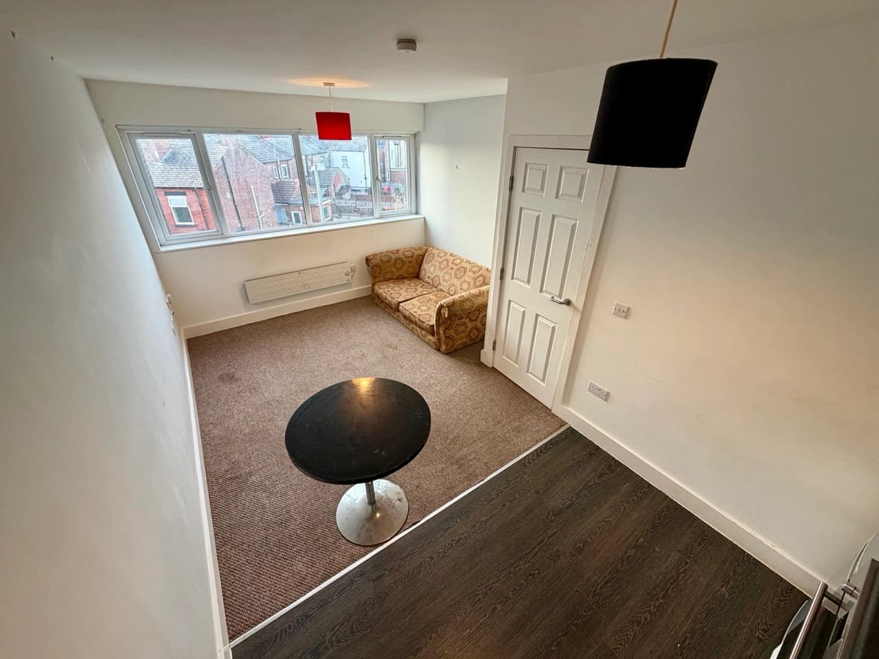 property photo 4 of 18