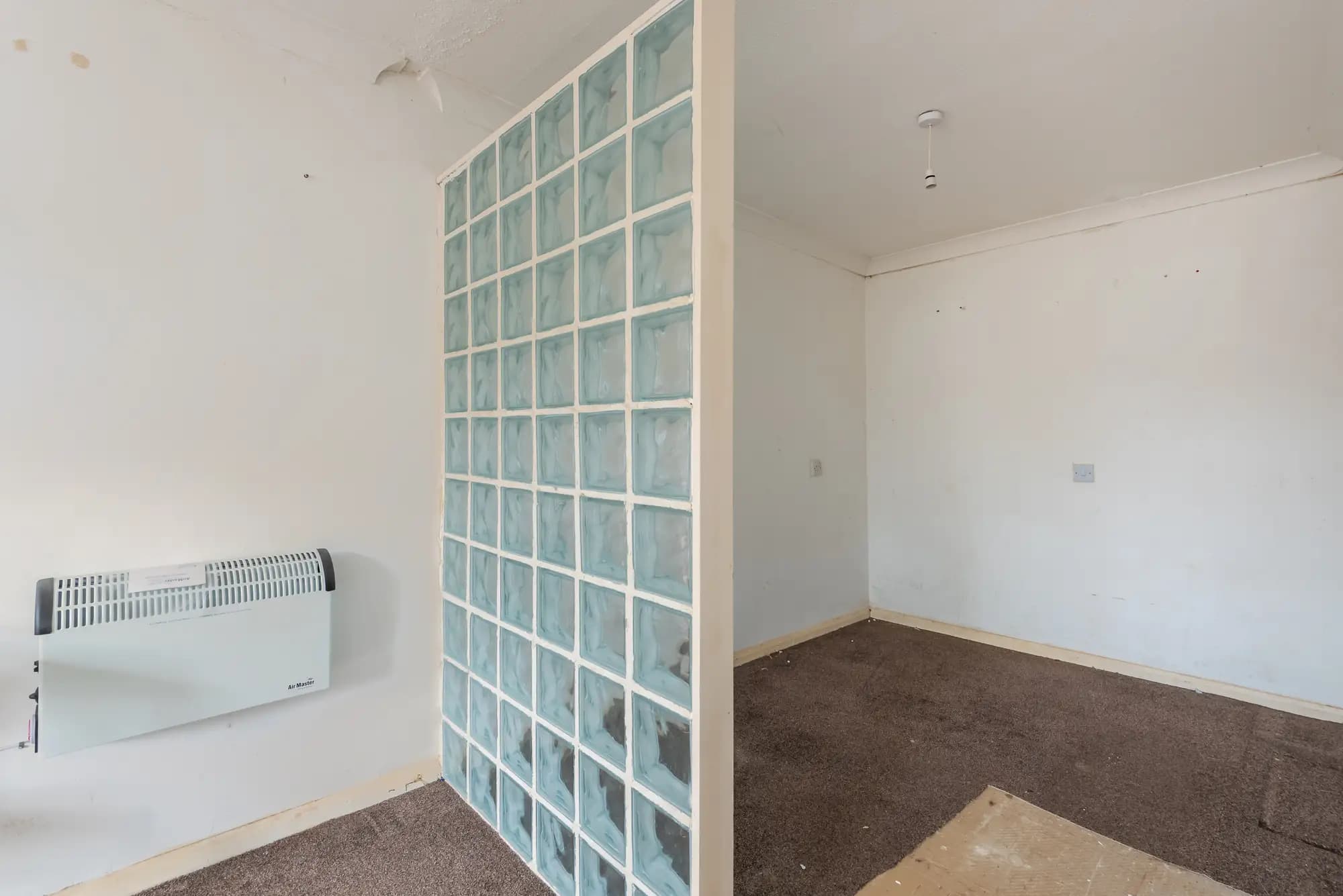 property photo 5 of 14