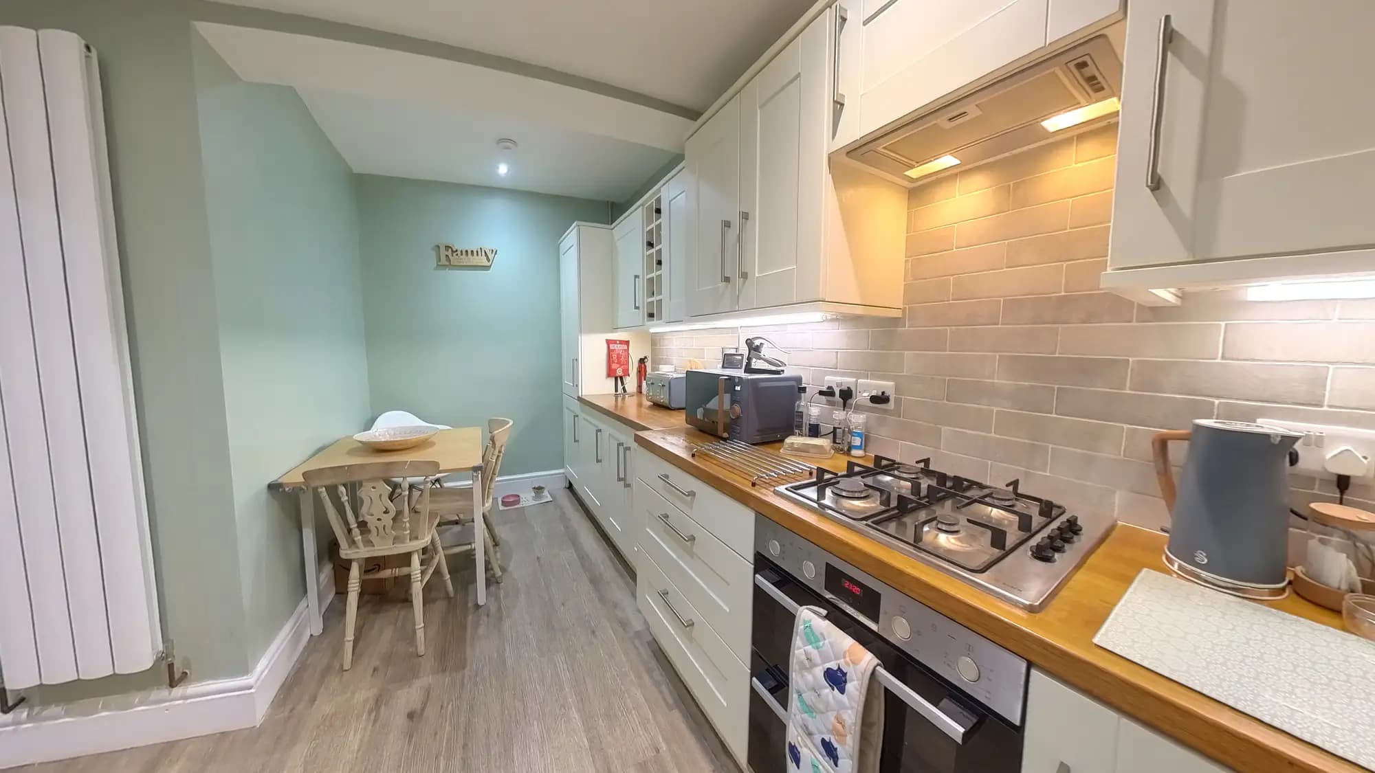 property photo 6 of 30