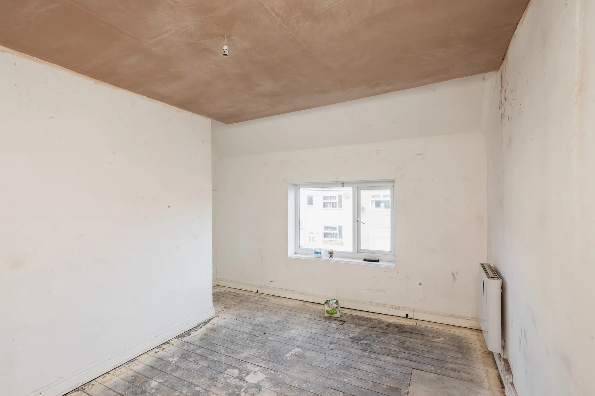 property photo 15 of 32