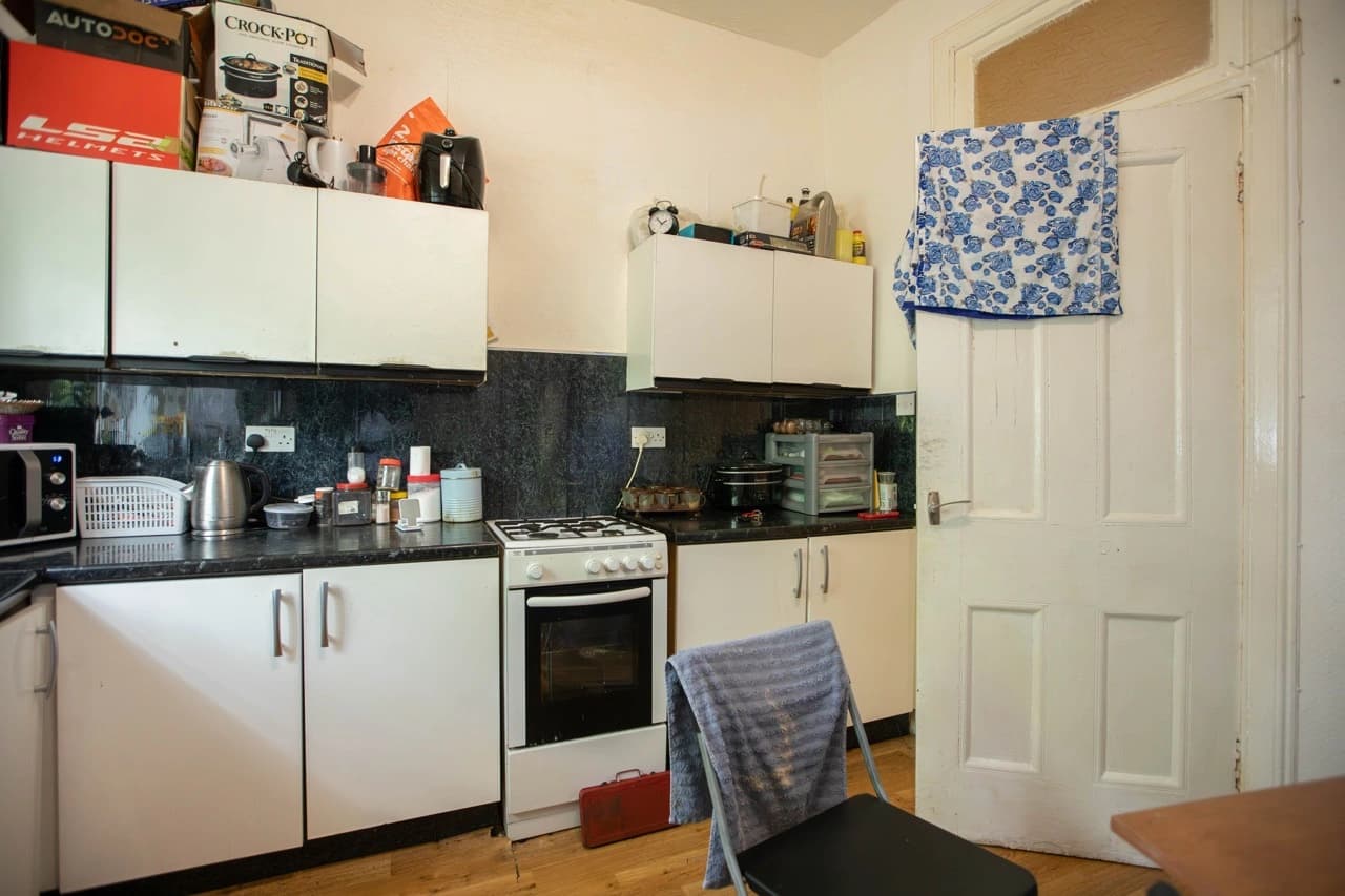 property photo 5 of 17