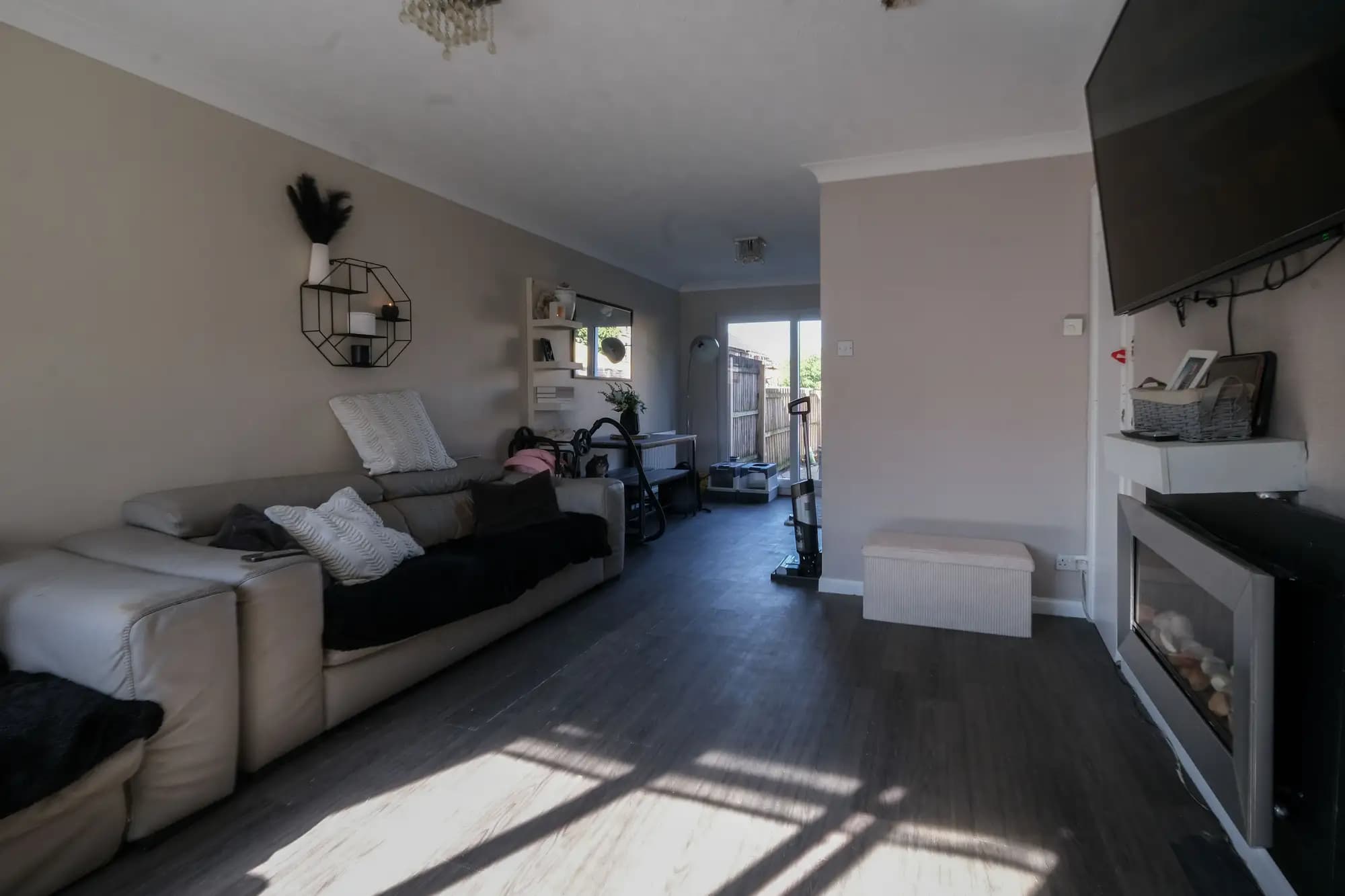 property photo 4 of 18
