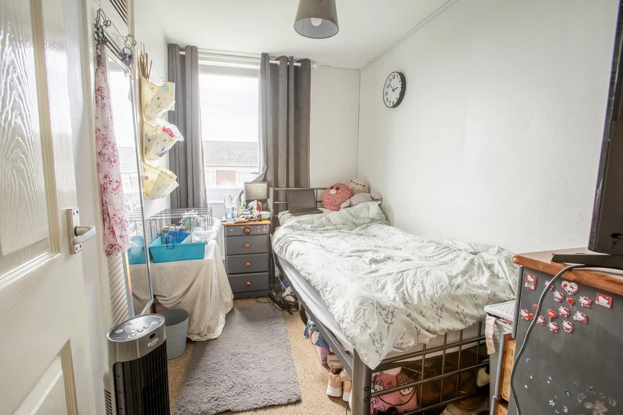 property photo 6 of 11