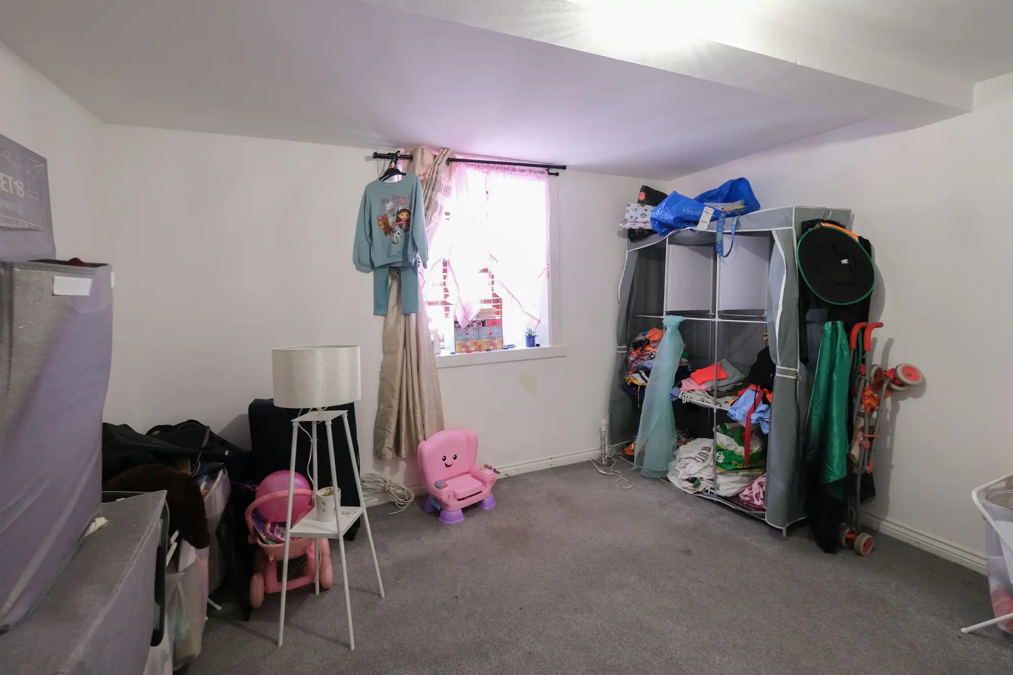 property photo 9 of 16