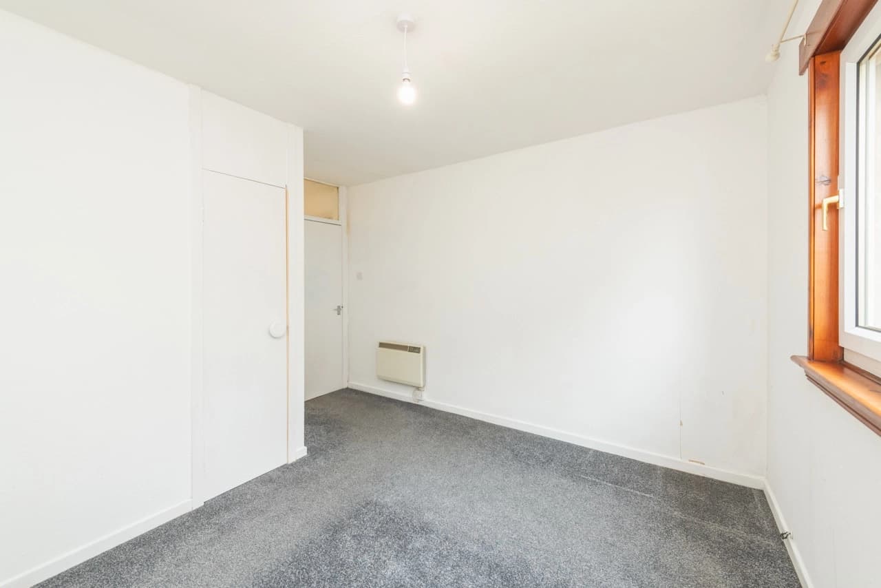 property photo 12 of 18