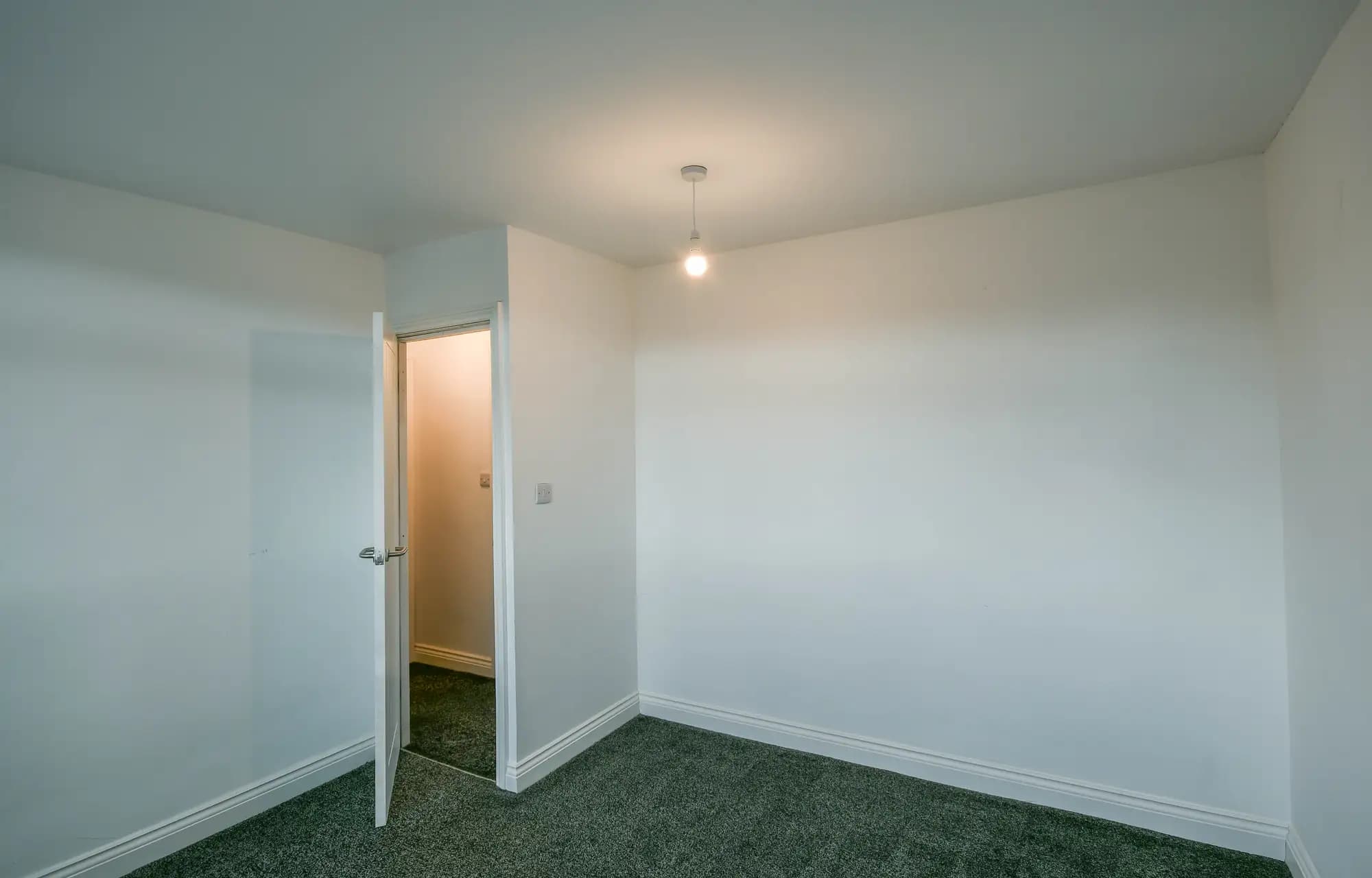 property photo 11 of 18