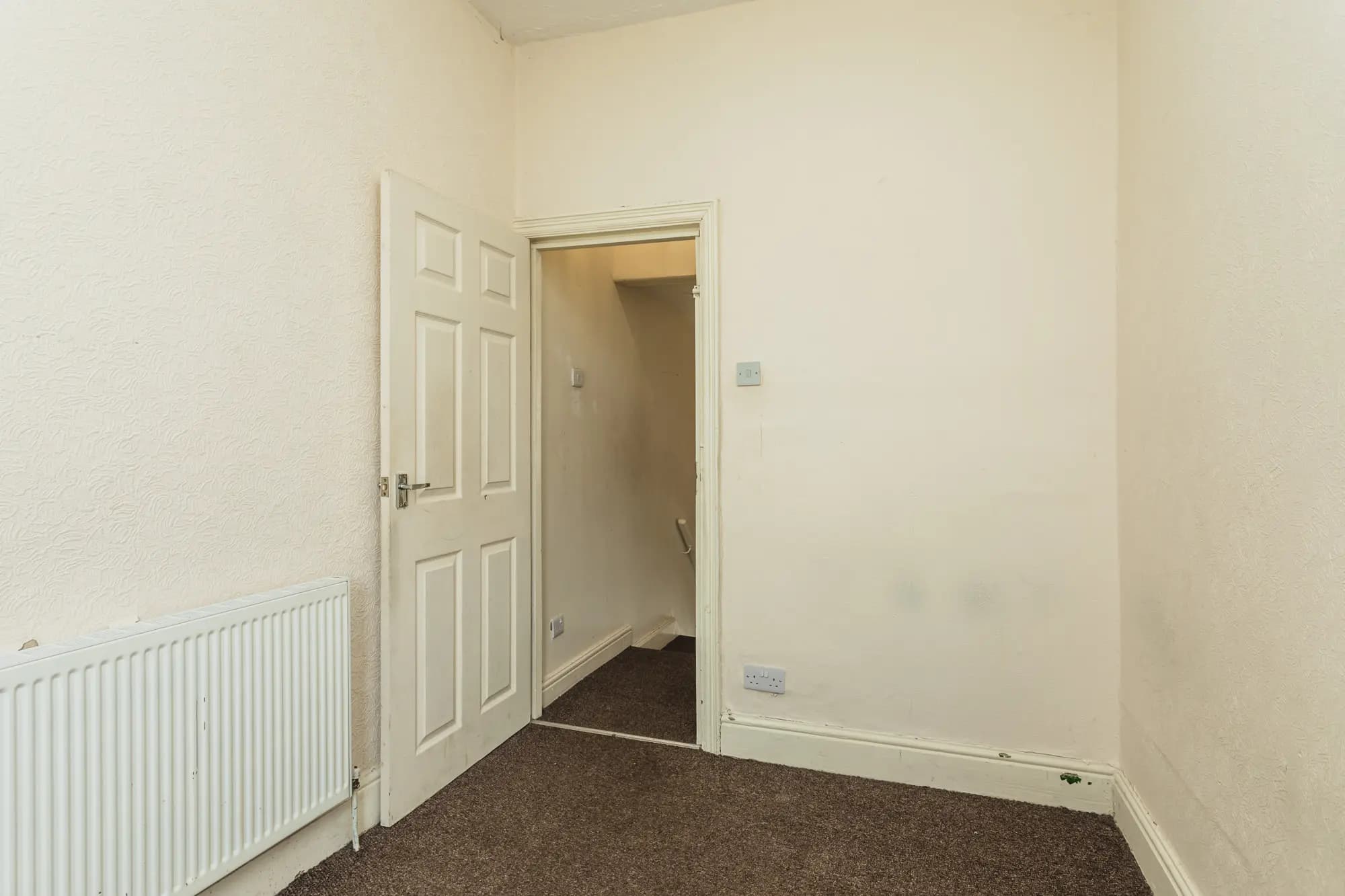 property photo 17 of 27