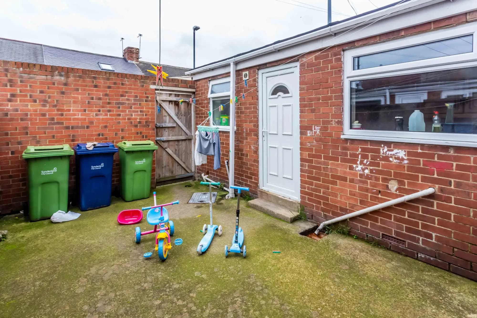 property photo 13 of 14