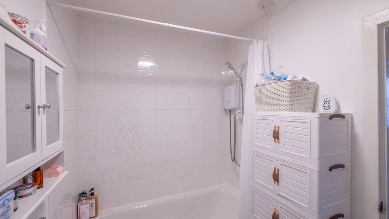 property photo 11 of 22