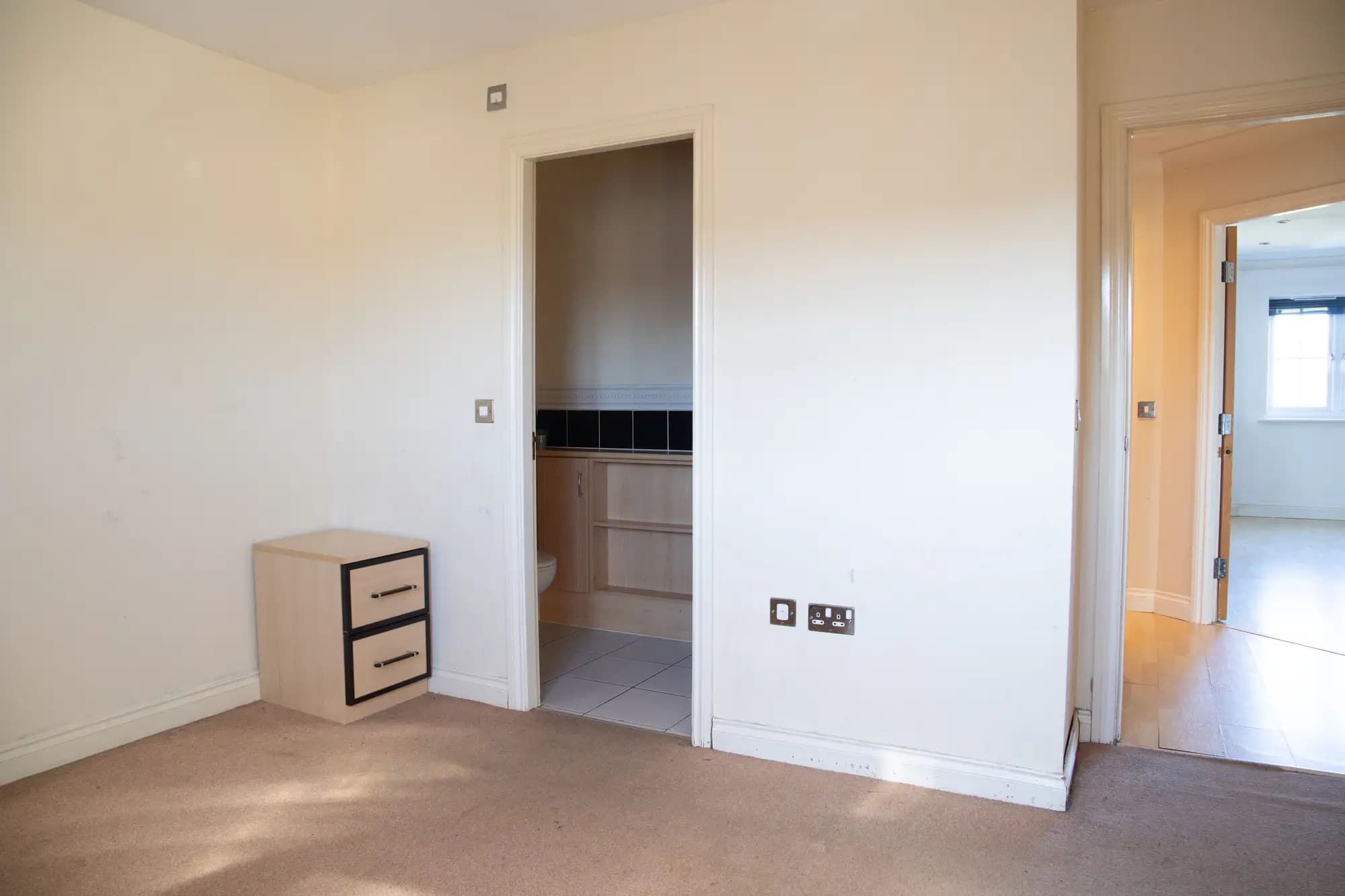 property photo 12 of 17