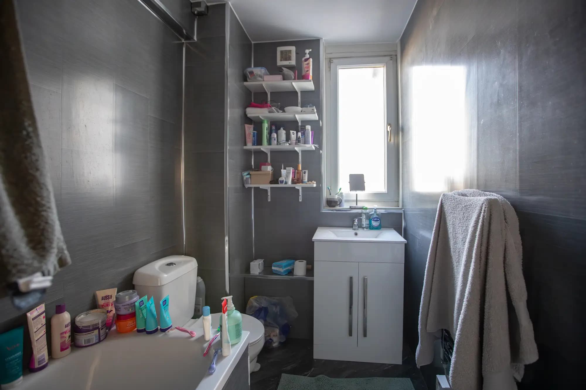 property photo 11 of 28