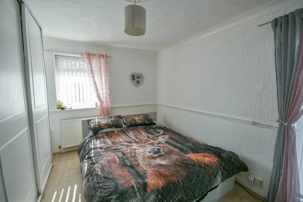 property photo 11 of 19