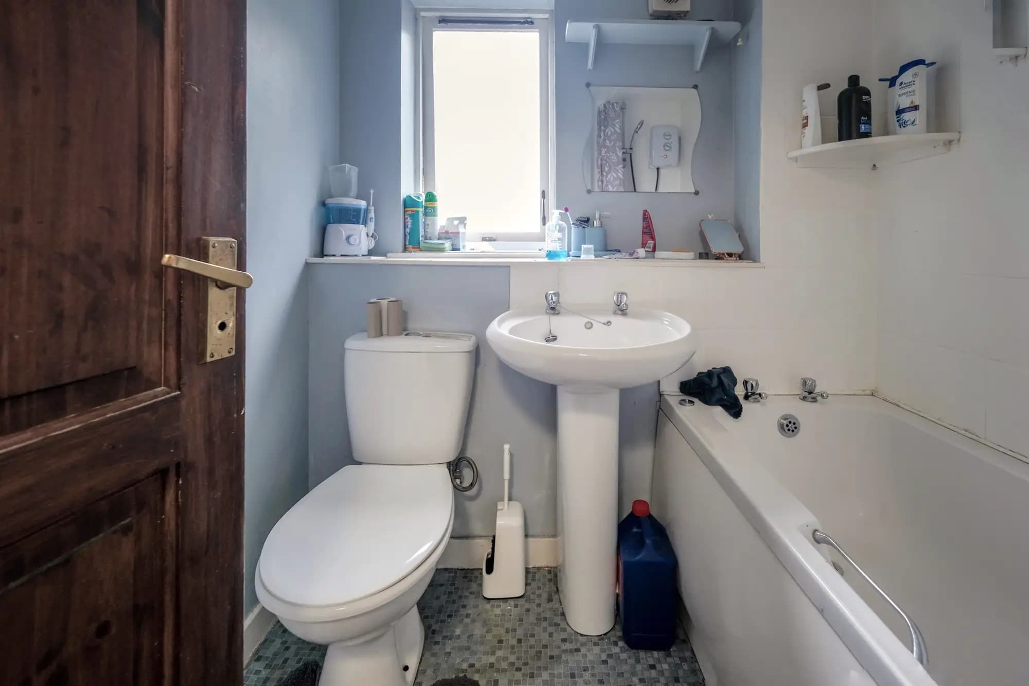 property photo 10 of 28