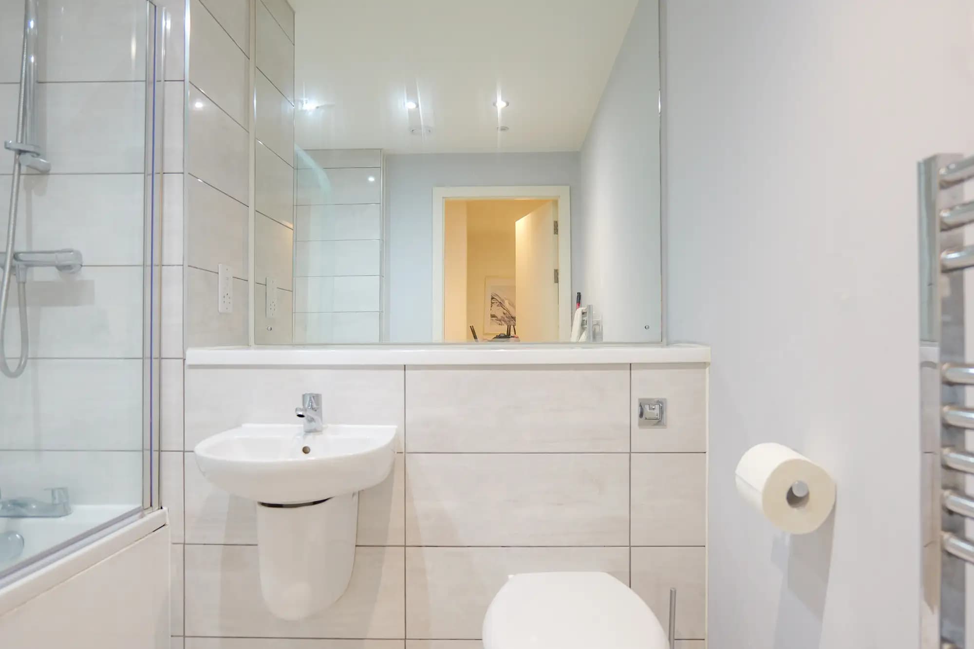 property photo 6 of 18