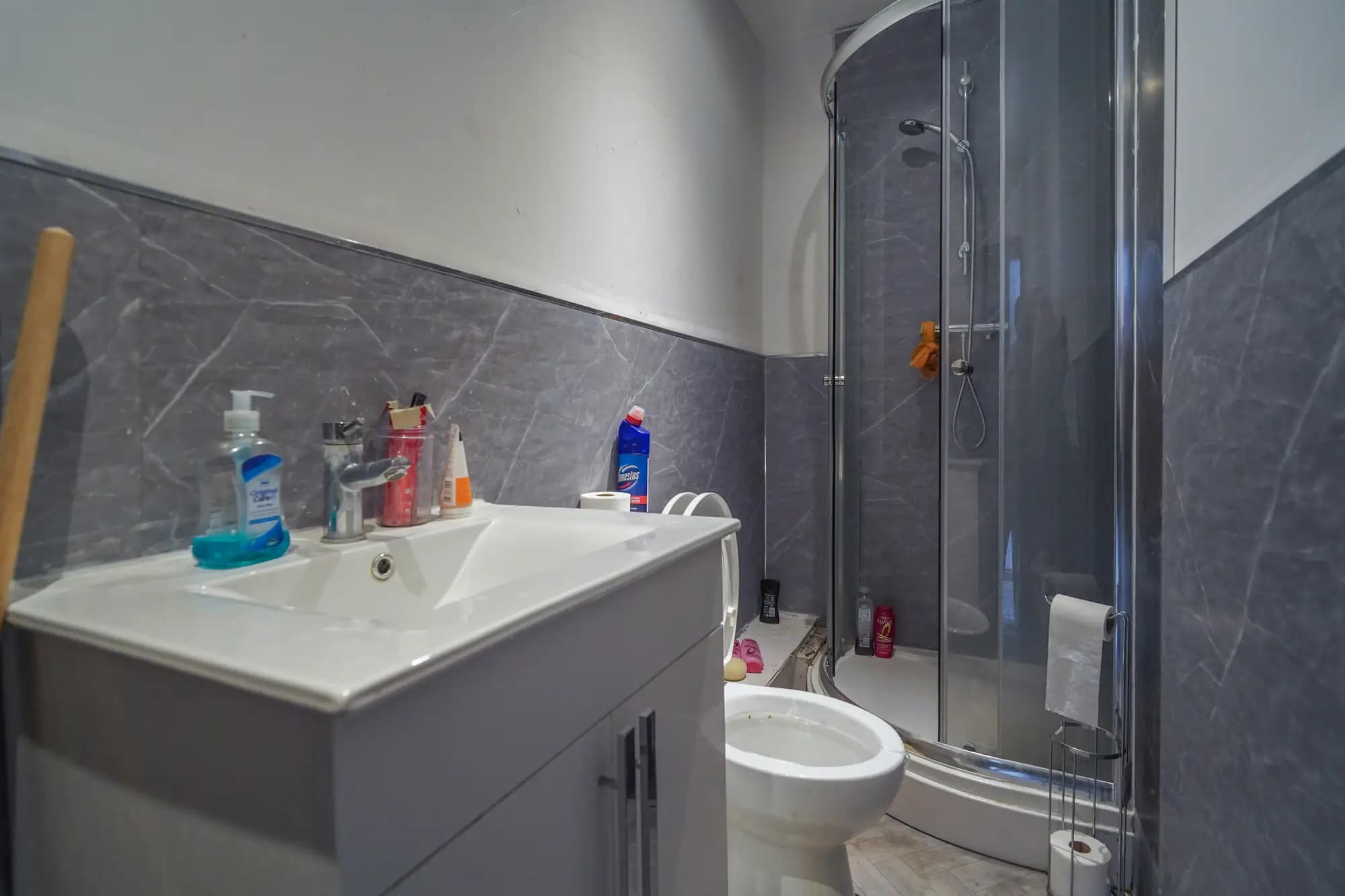 property photo 6 of 15