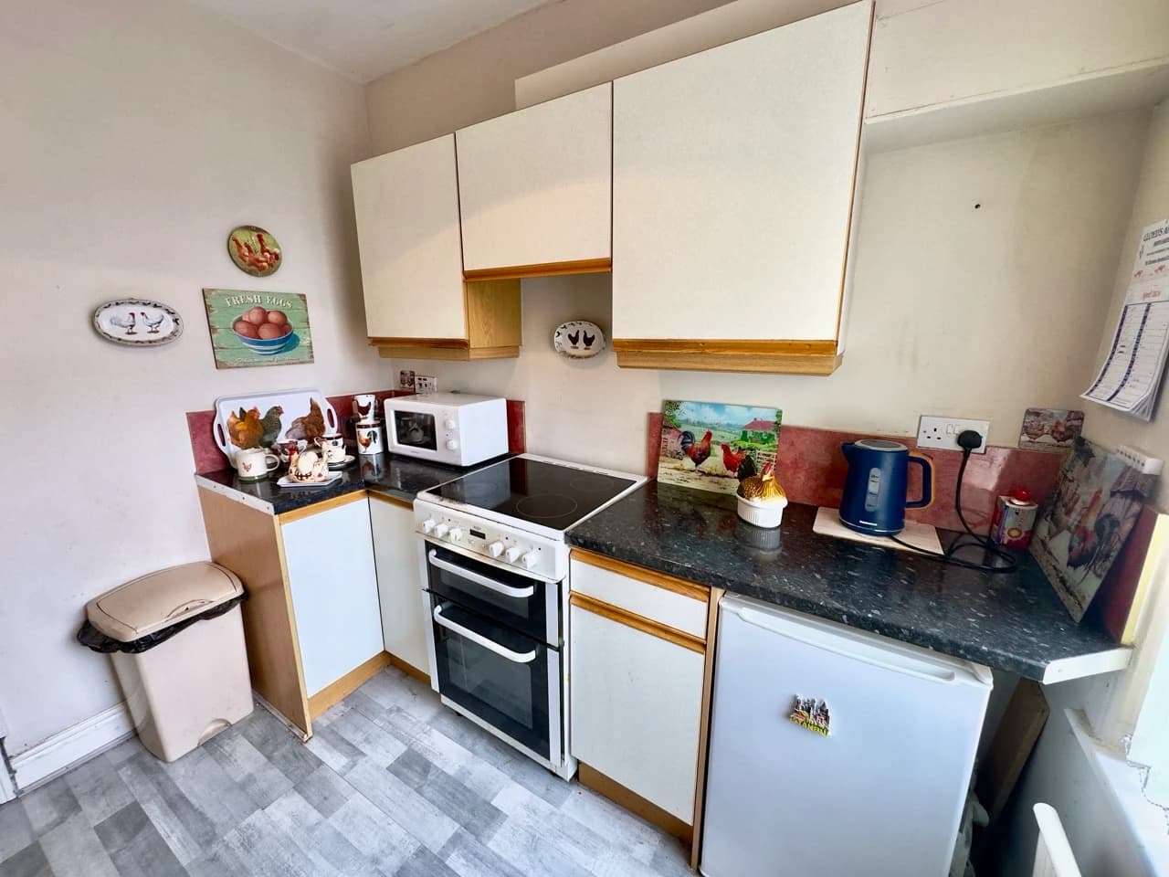 property photo 5 of 22