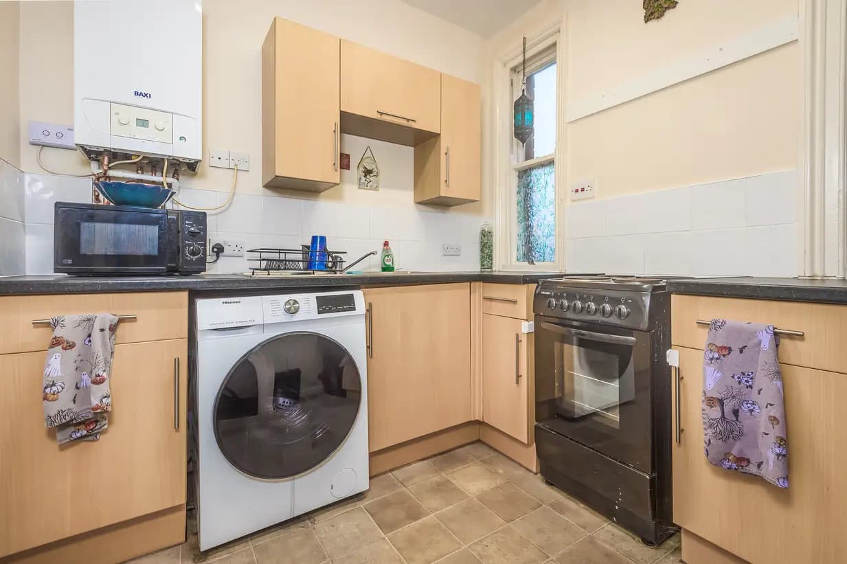 property photo 6 of 16