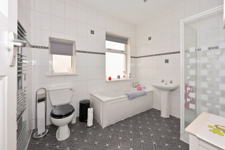 property photo 7 of 16