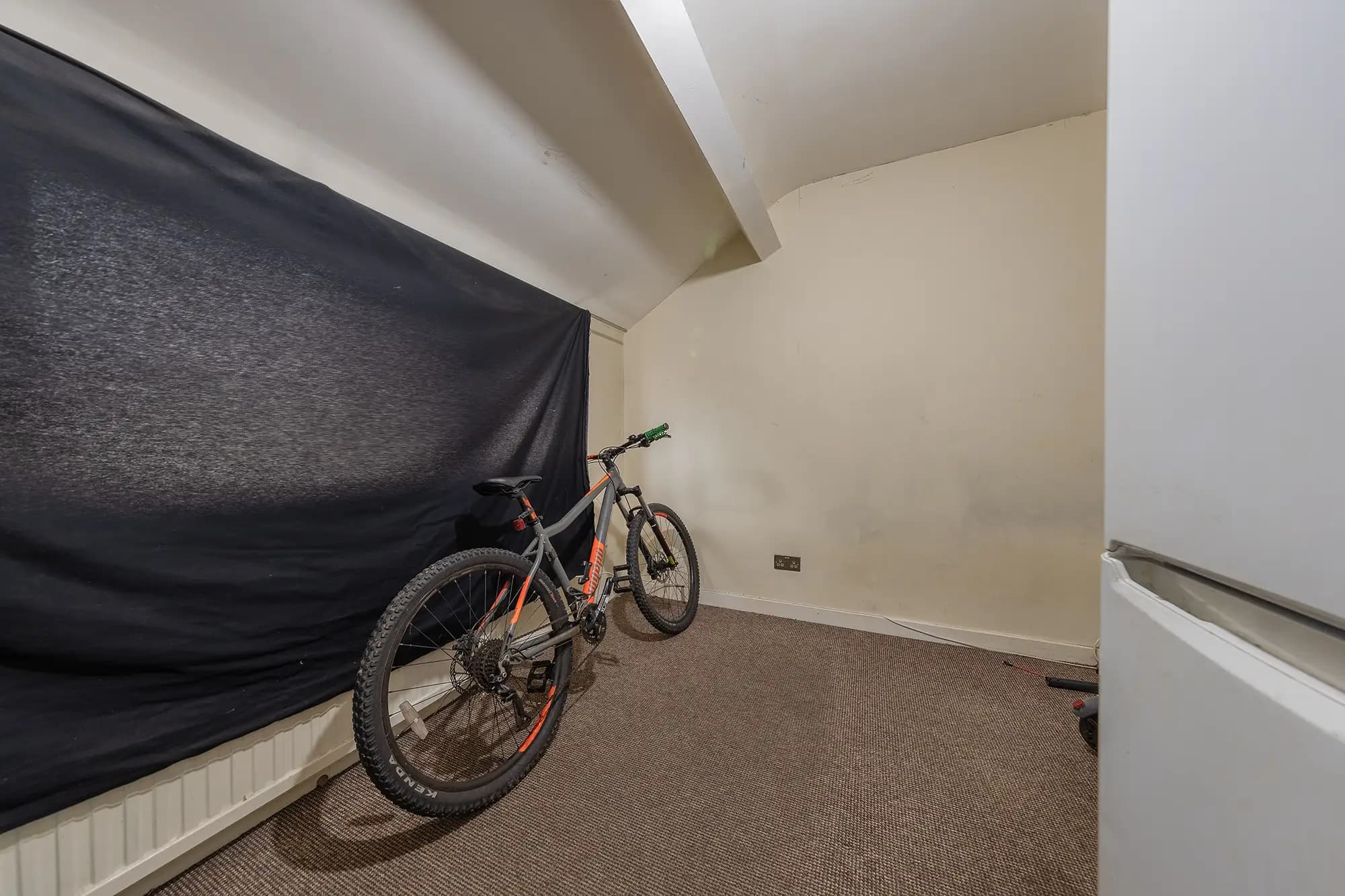 property photo 23 of 35