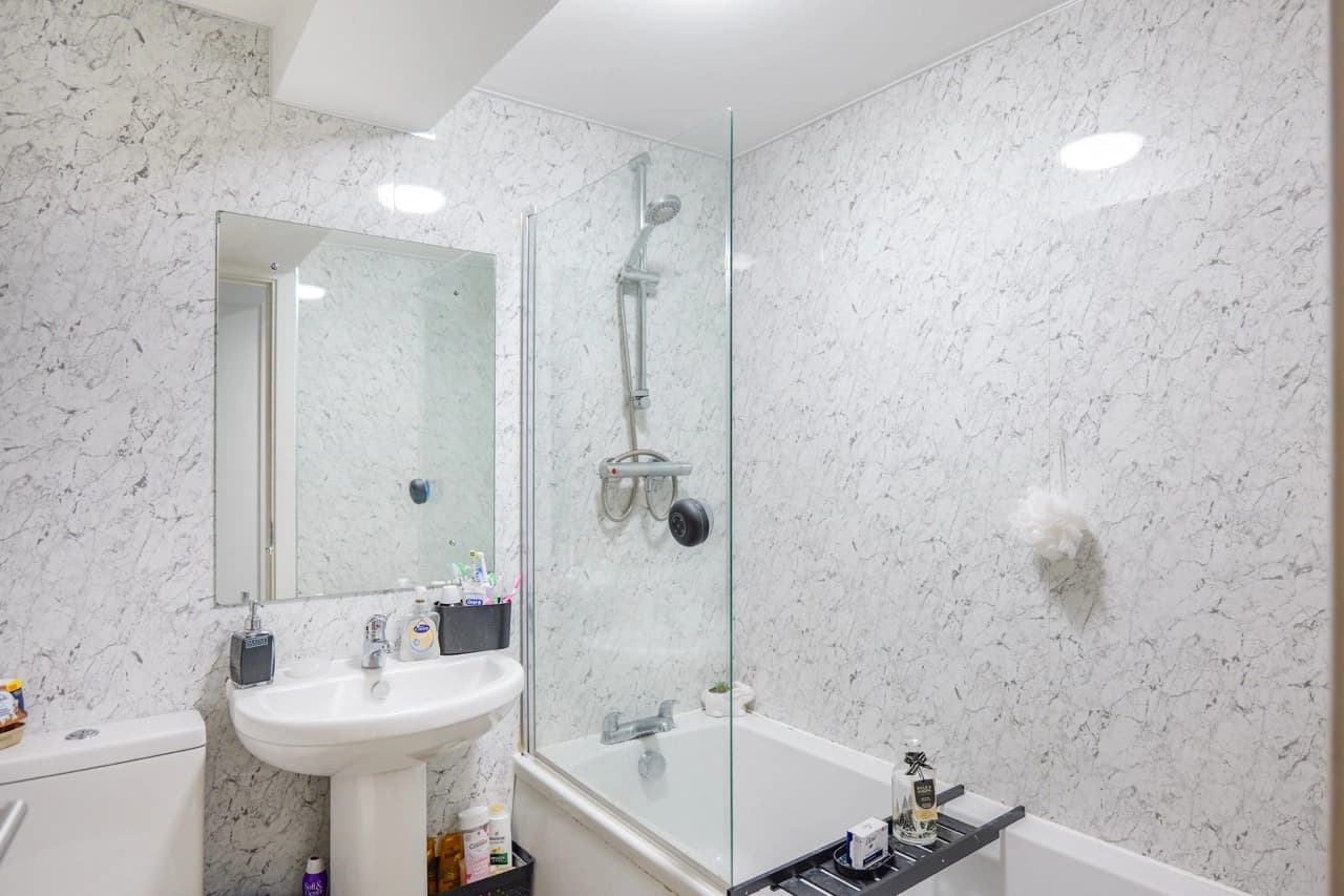 property photo 6 of 16