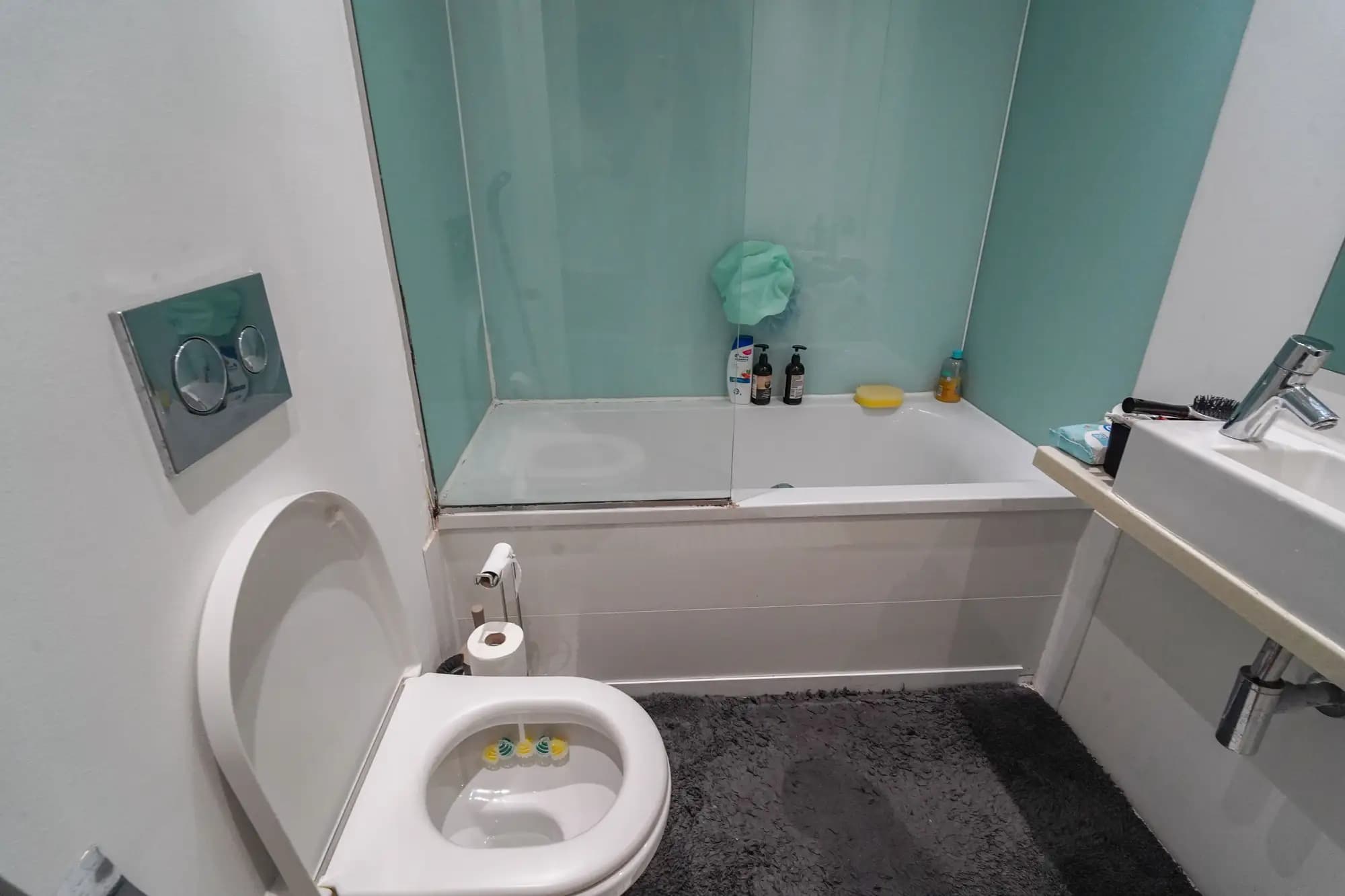 property photo 6 of 20